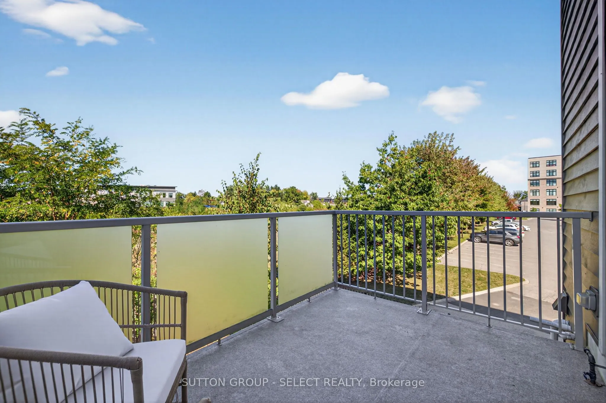 1040 CORONATION Drive, #29
