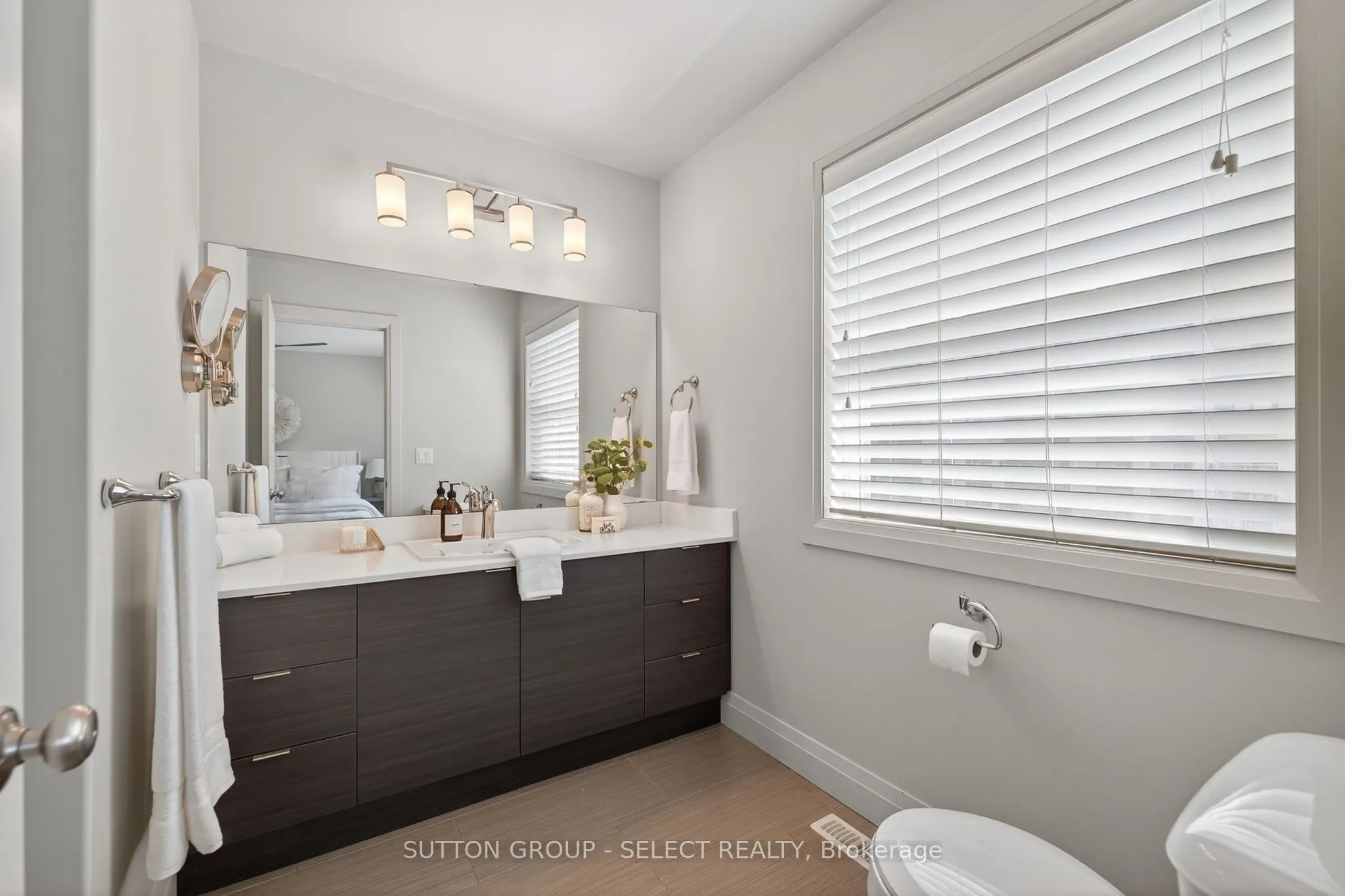 1040 CORONATION Drive, #29