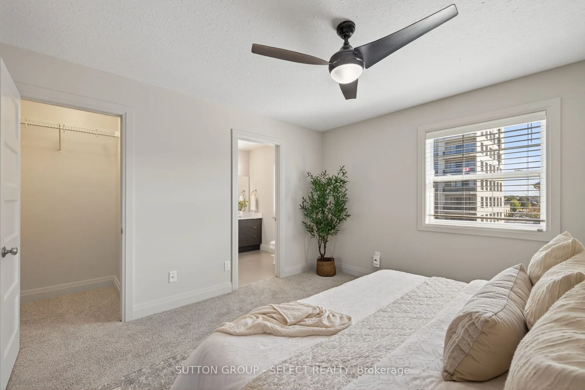 1040 CORONATION Drive, #29
