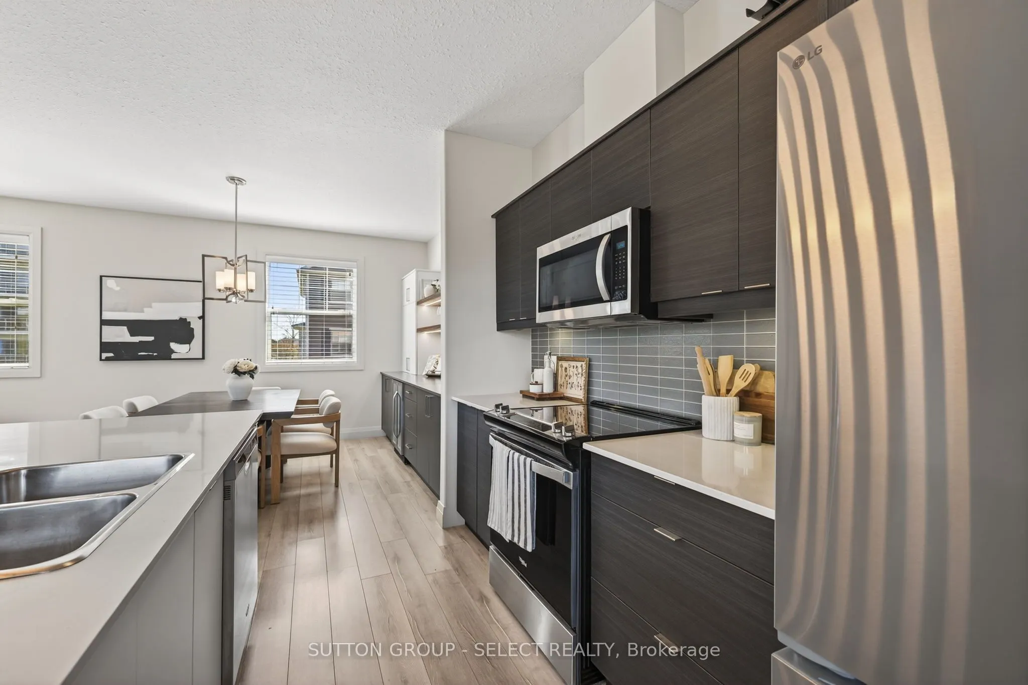 1040 CORONATION Drive, #29