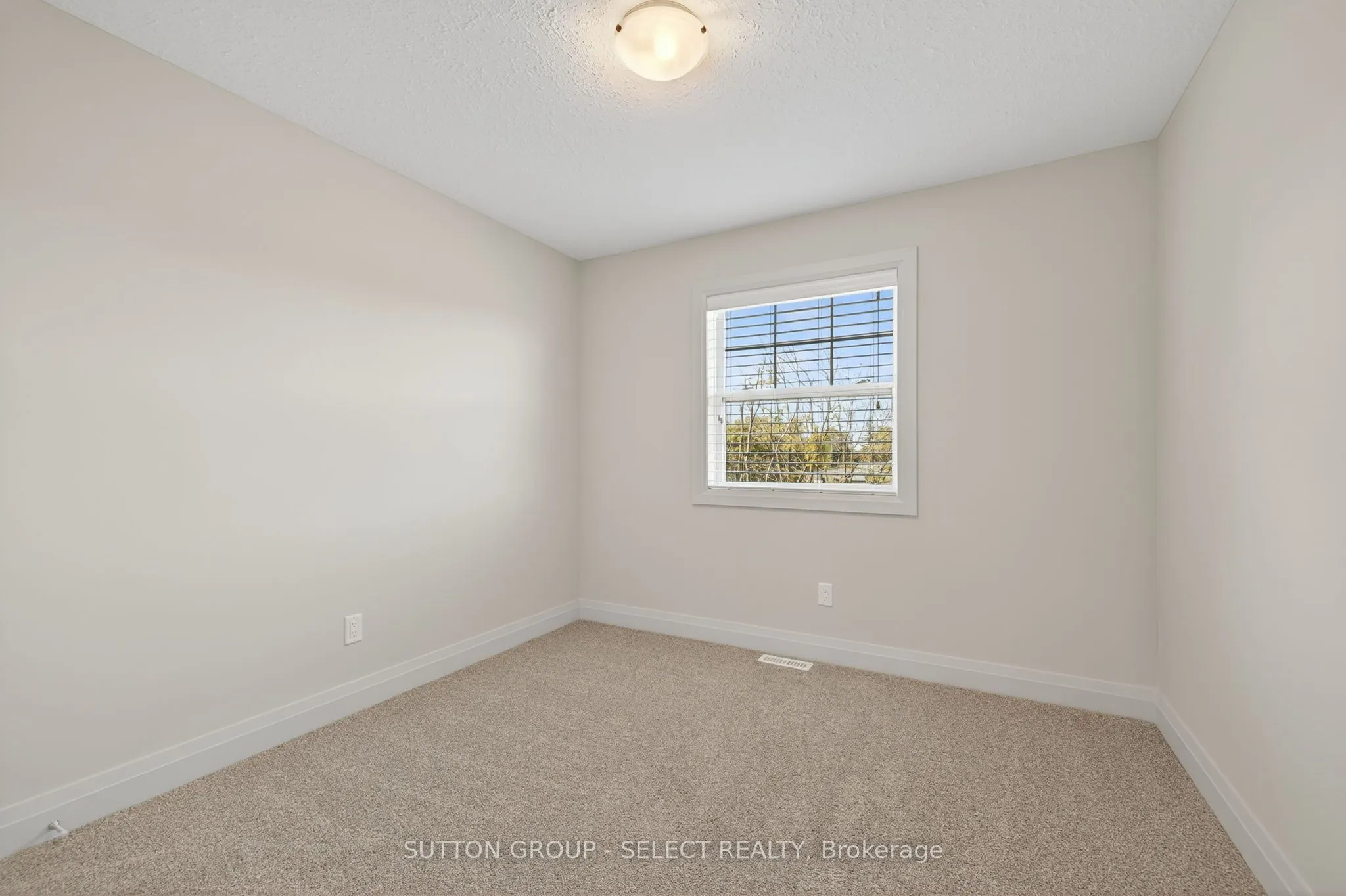 1040 CORONATION Drive, #29