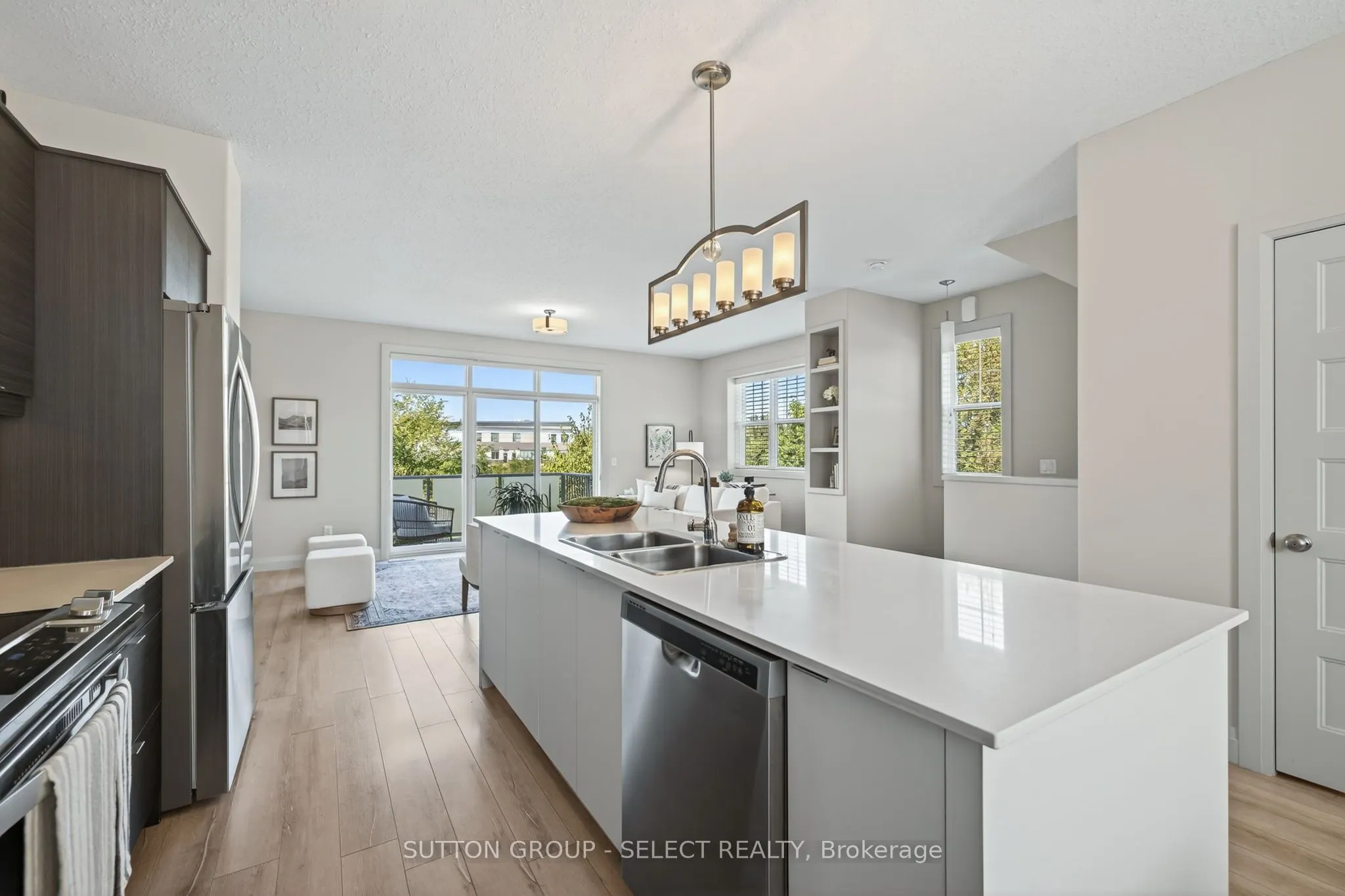 1040 CORONATION Drive, #29