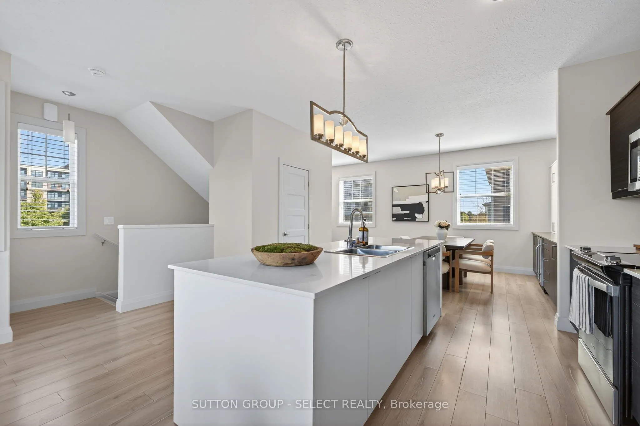 1040 CORONATION Drive, #29