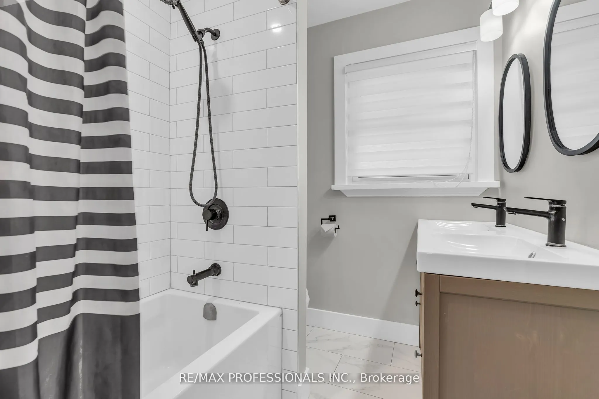 139 Byron Avenue, #Upper