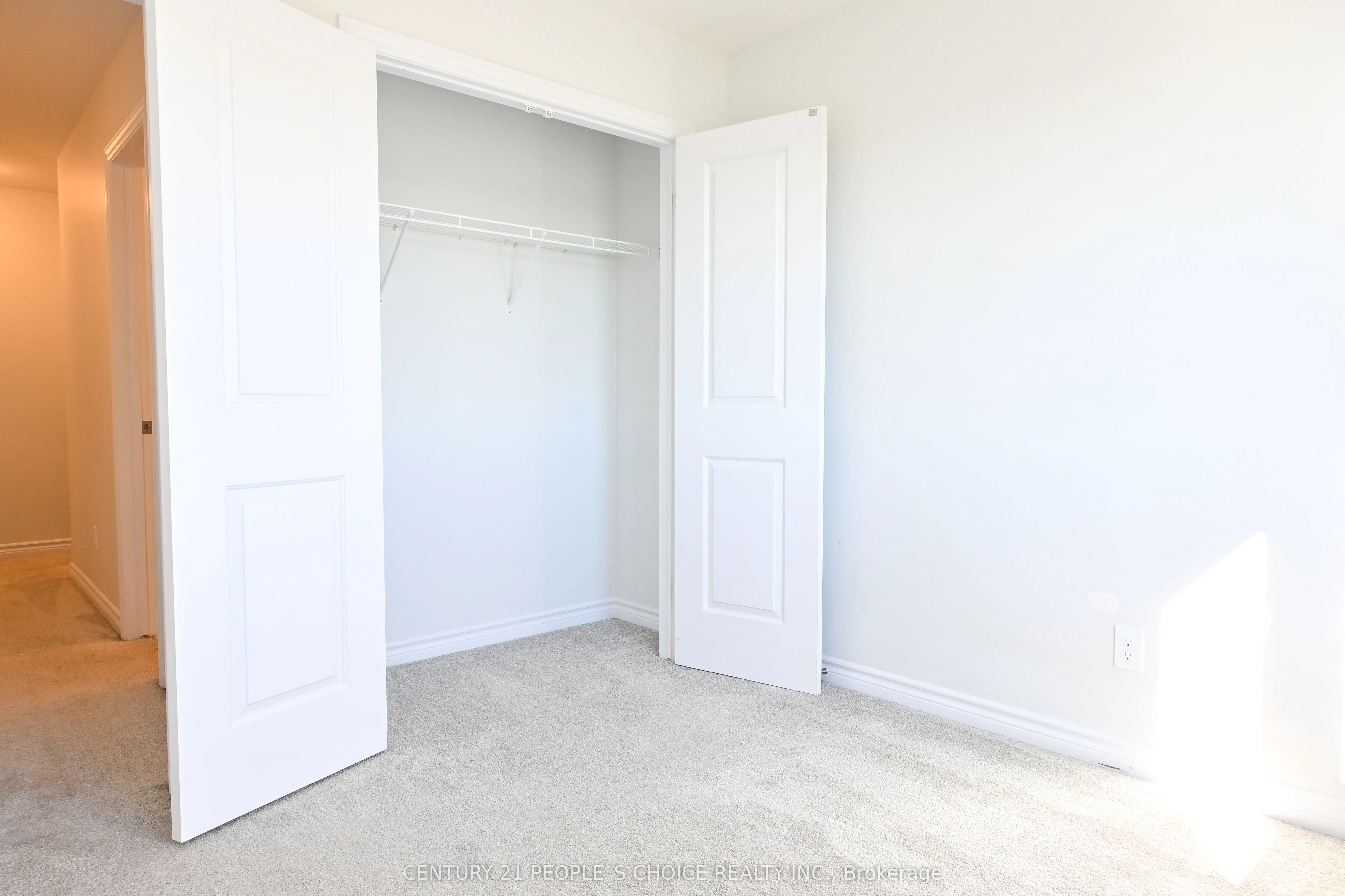 305 Kennington Way