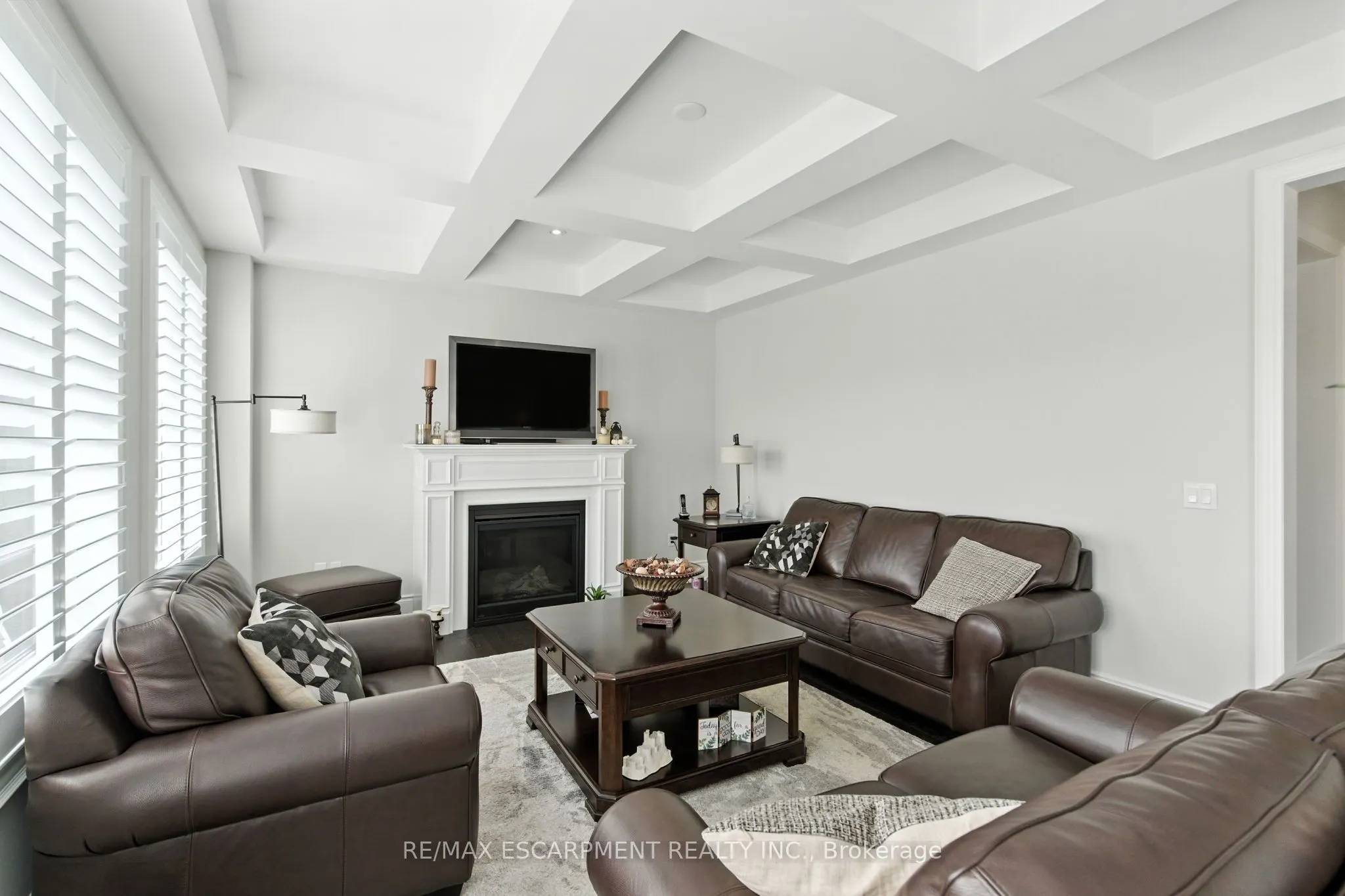 15 Robarts Drive