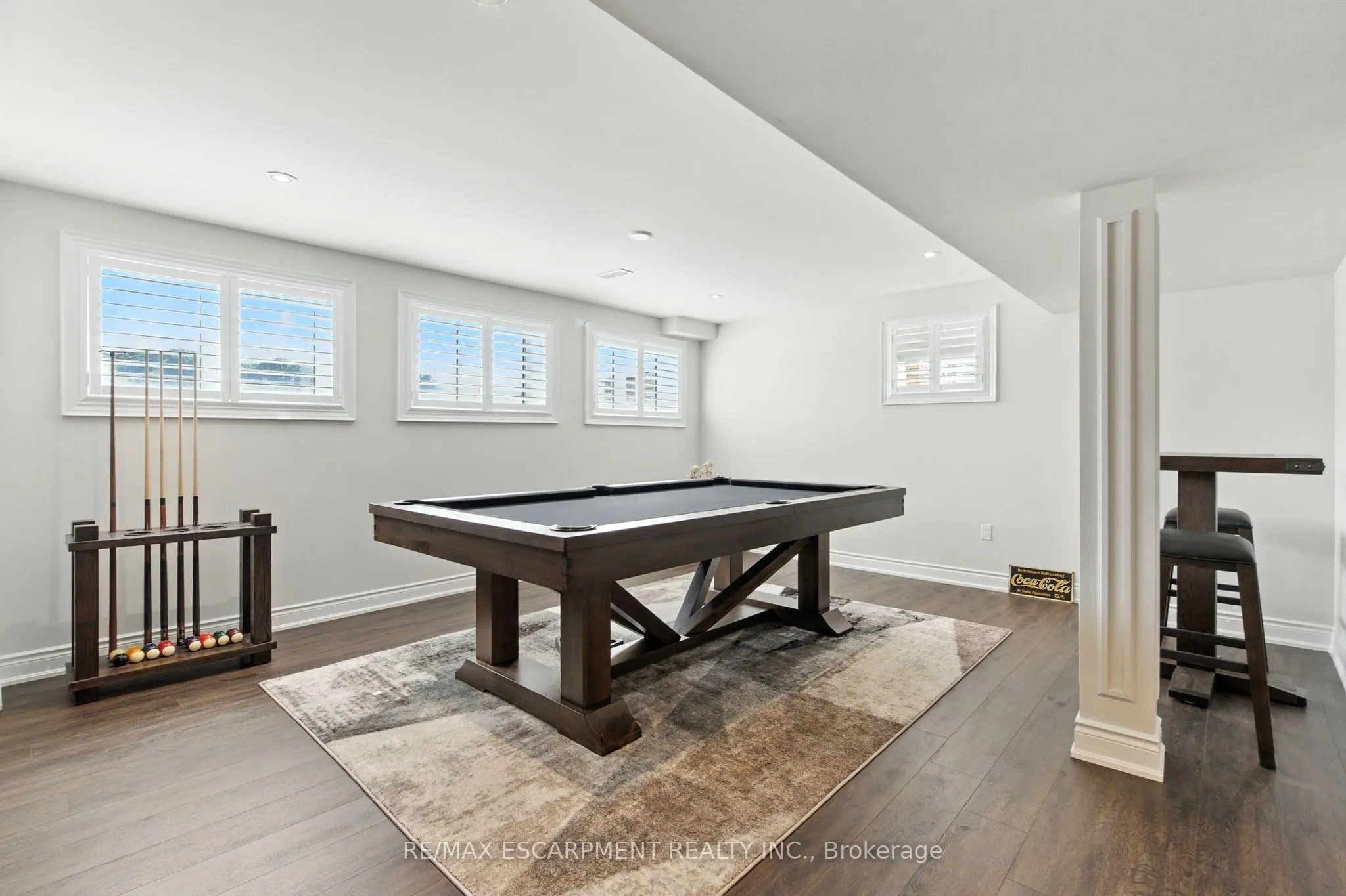 15 Robarts Drive