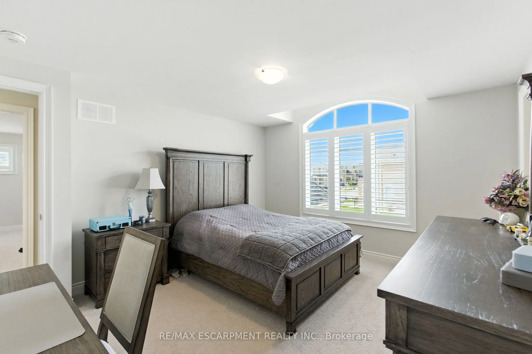 15 Robarts Drive