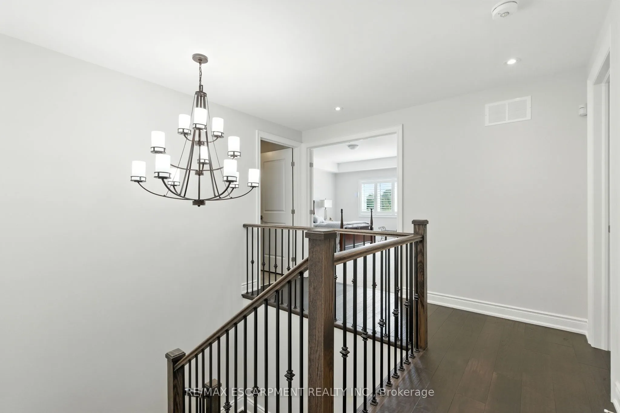 15 Robarts Drive