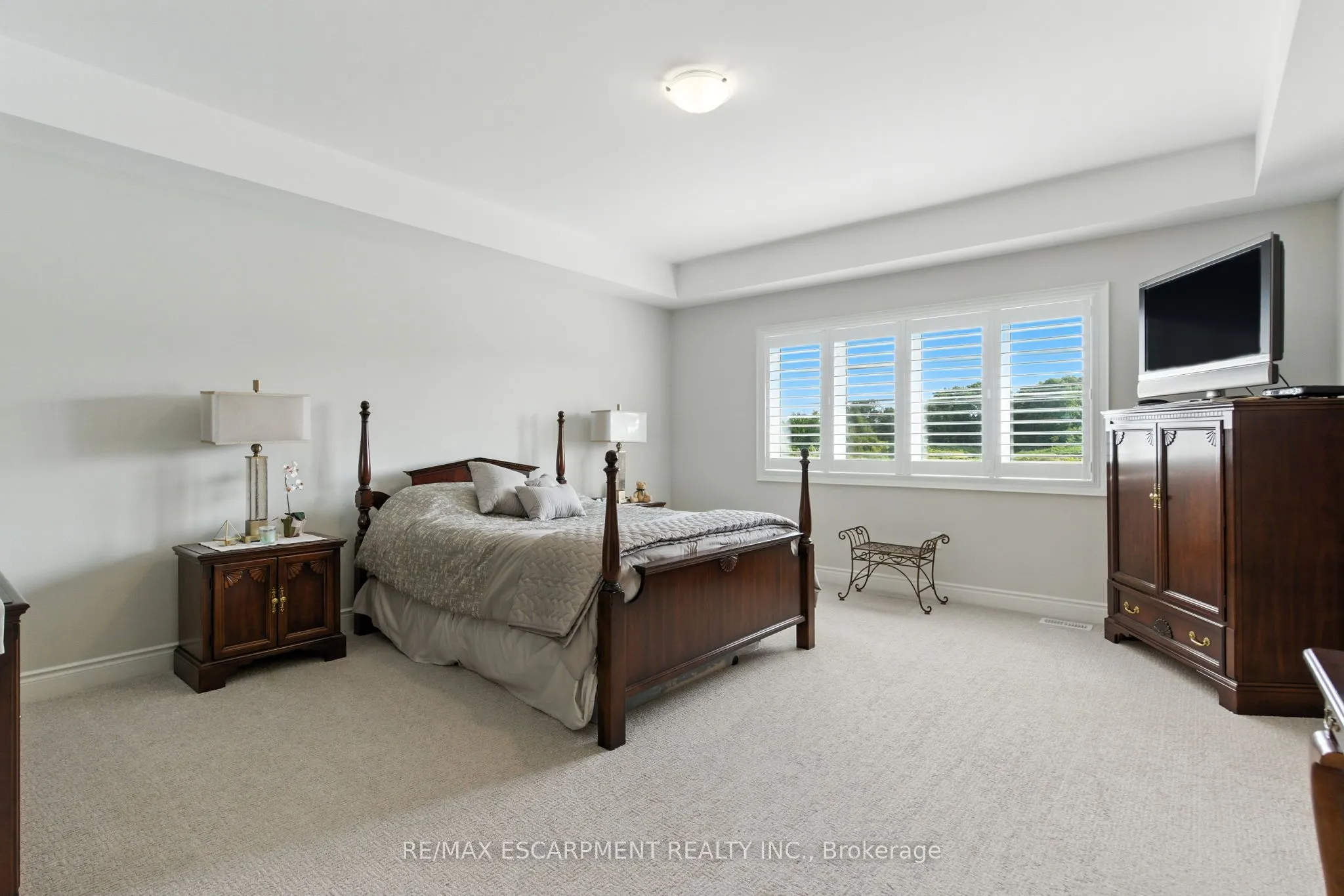15 Robarts Drive
