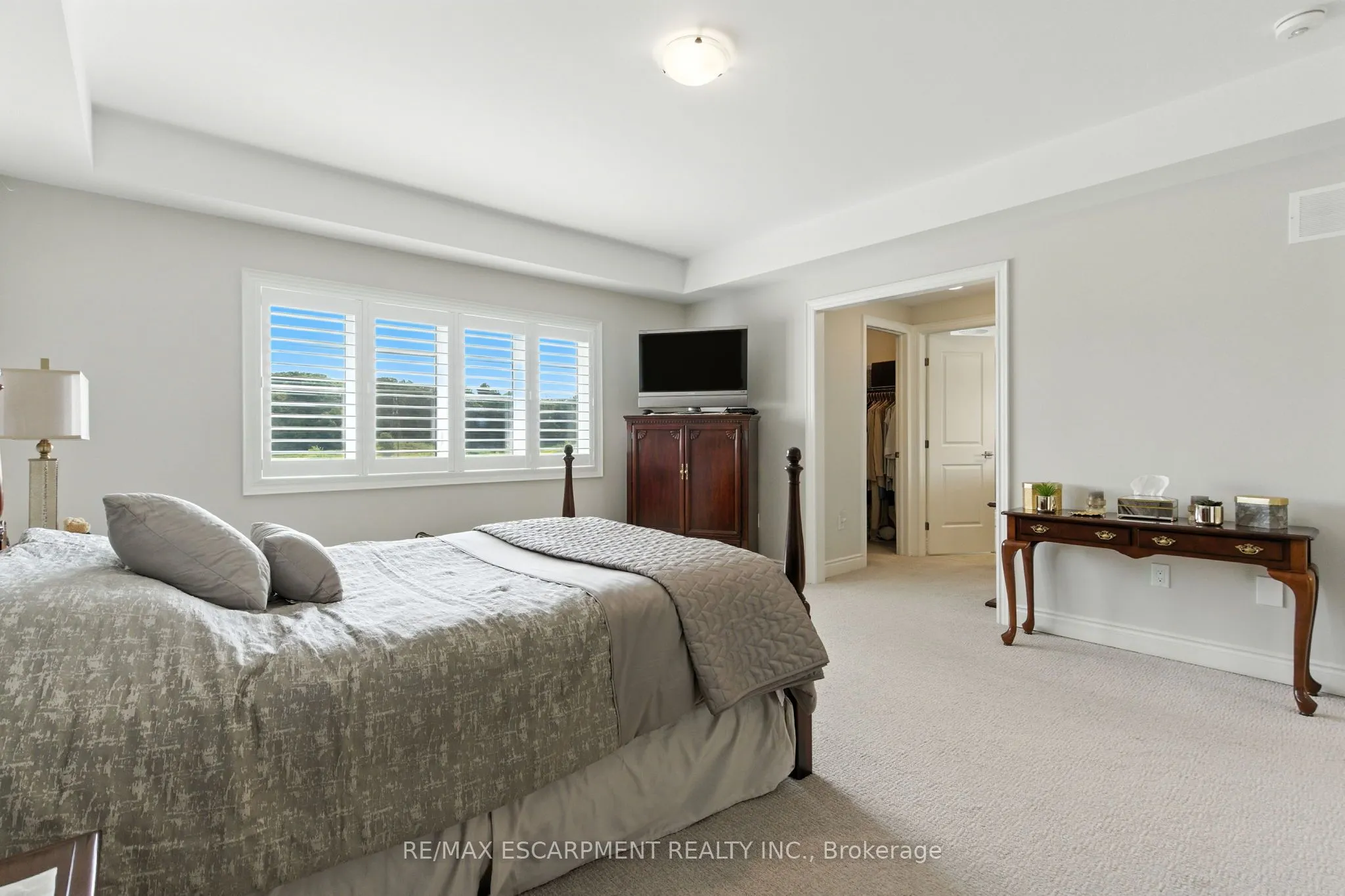 15 Robarts Drive