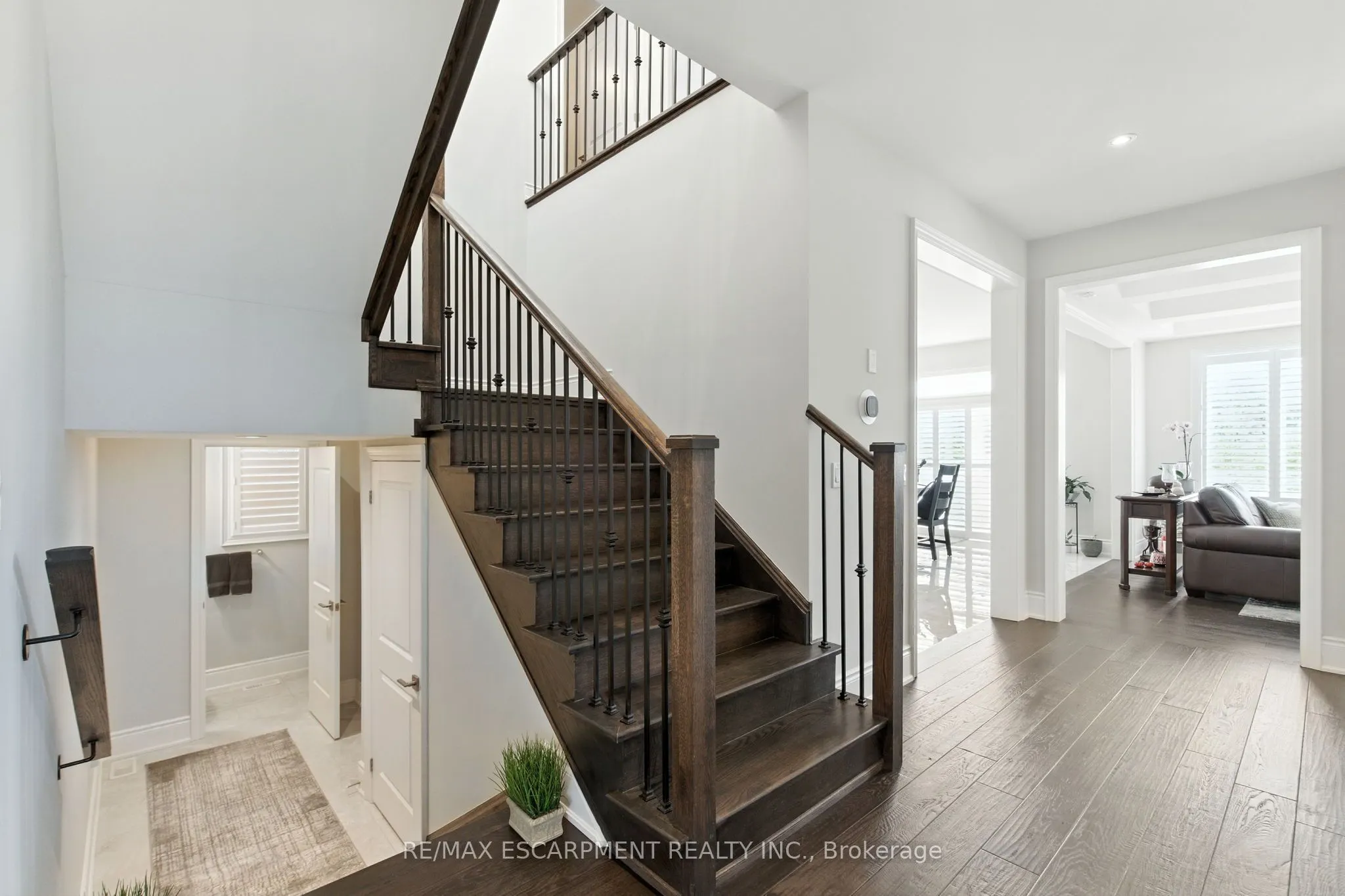 15 Robarts Drive