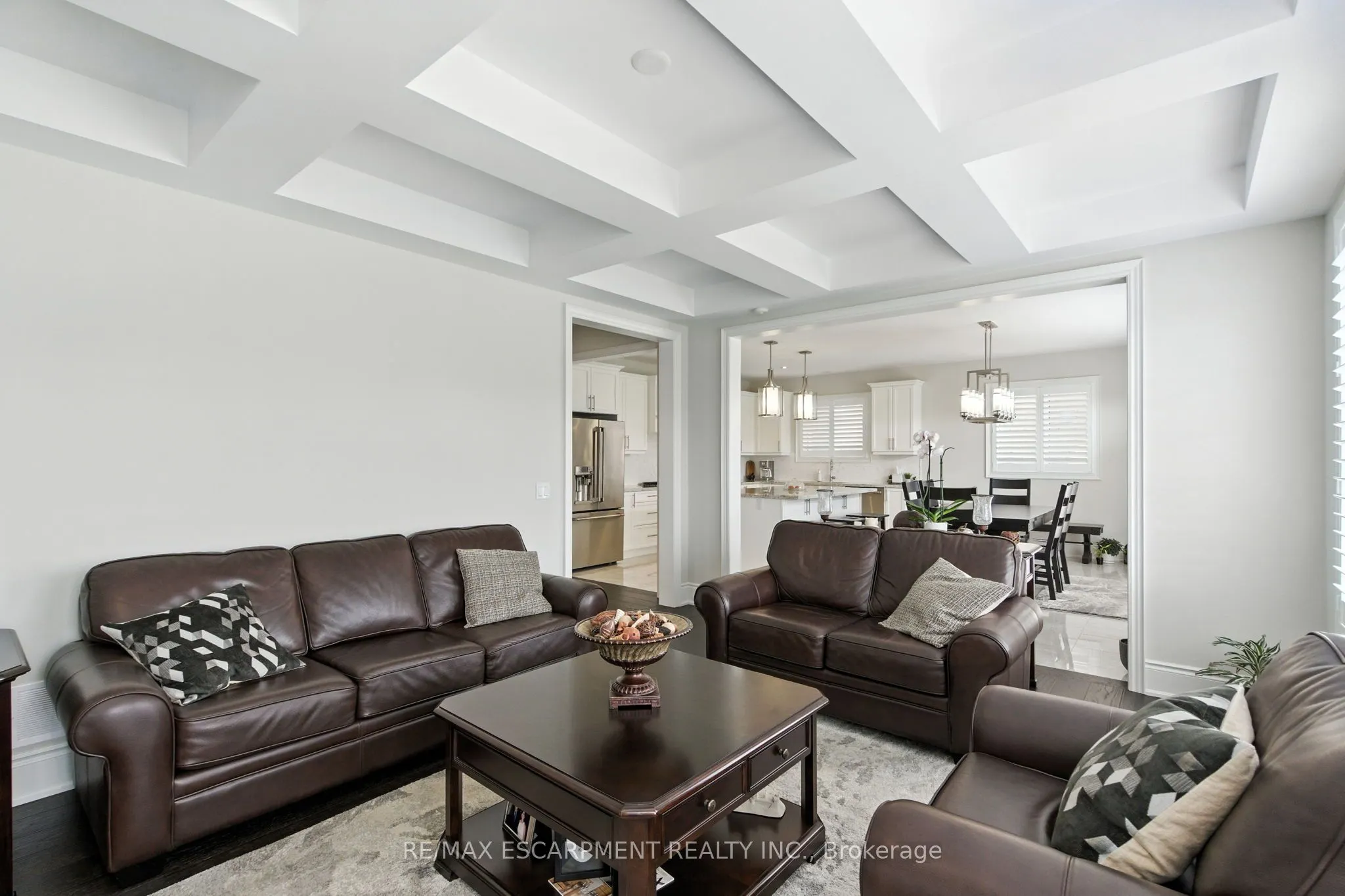 15 Robarts Drive
