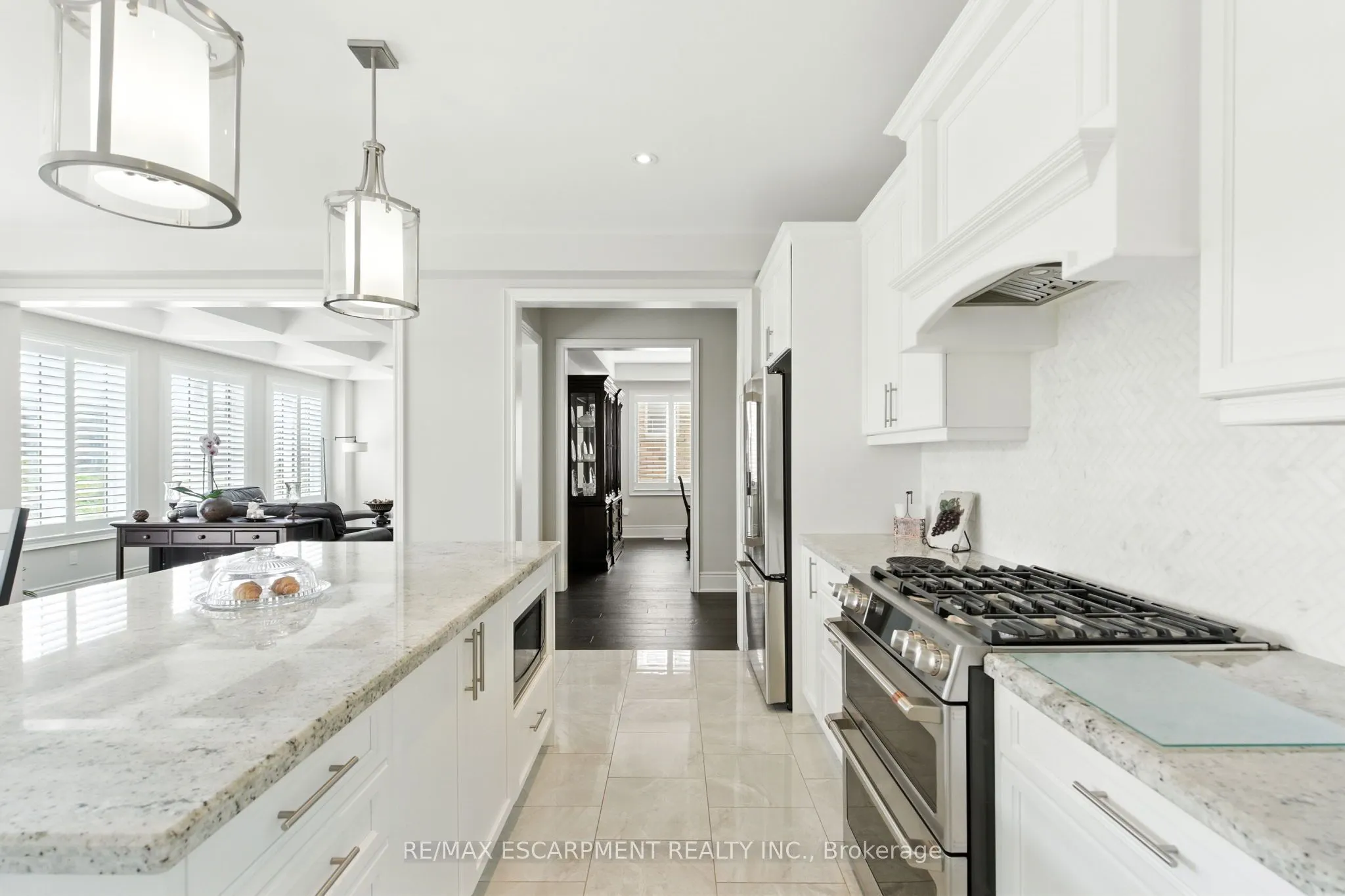 15 Robarts Drive