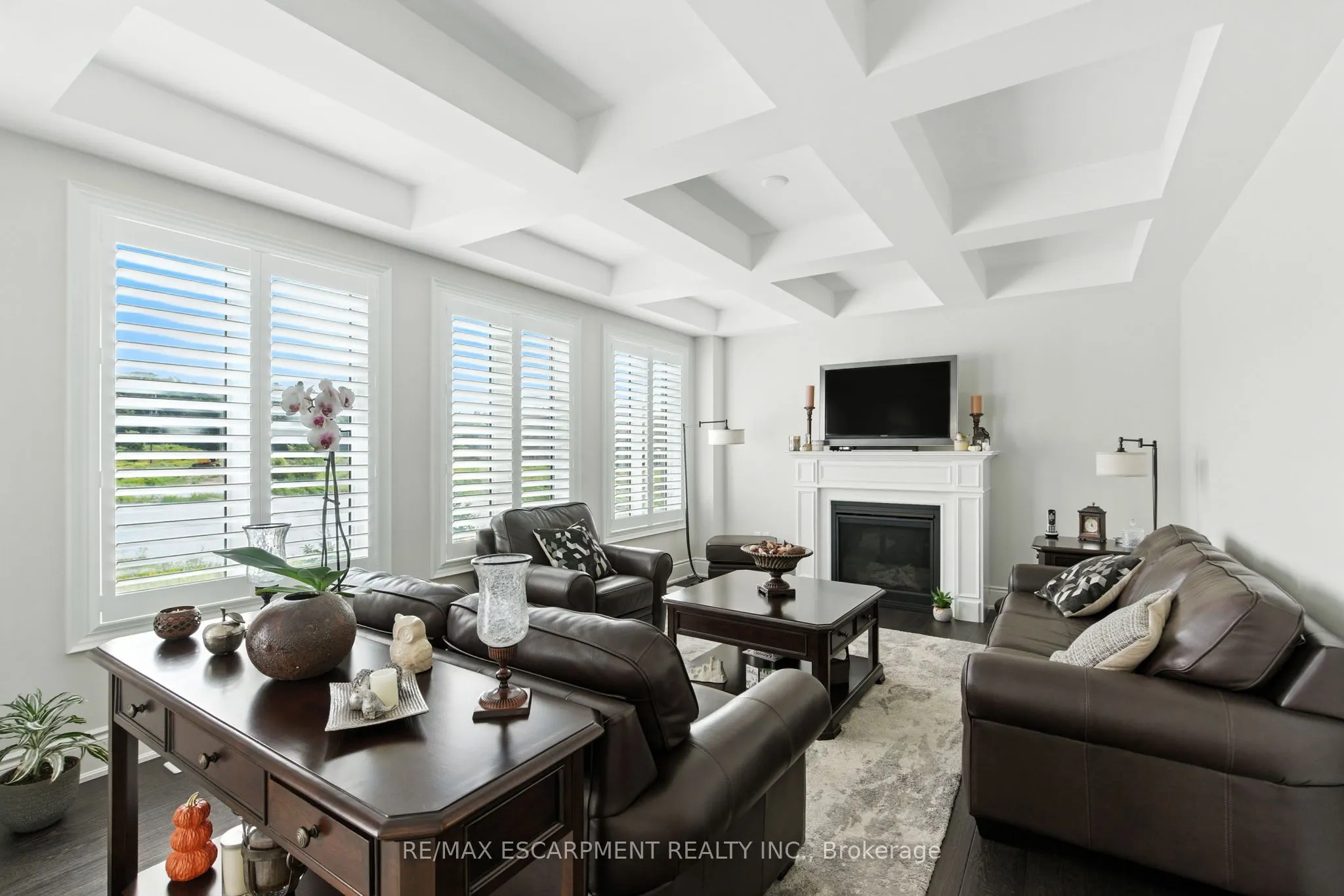 15 Robarts Drive