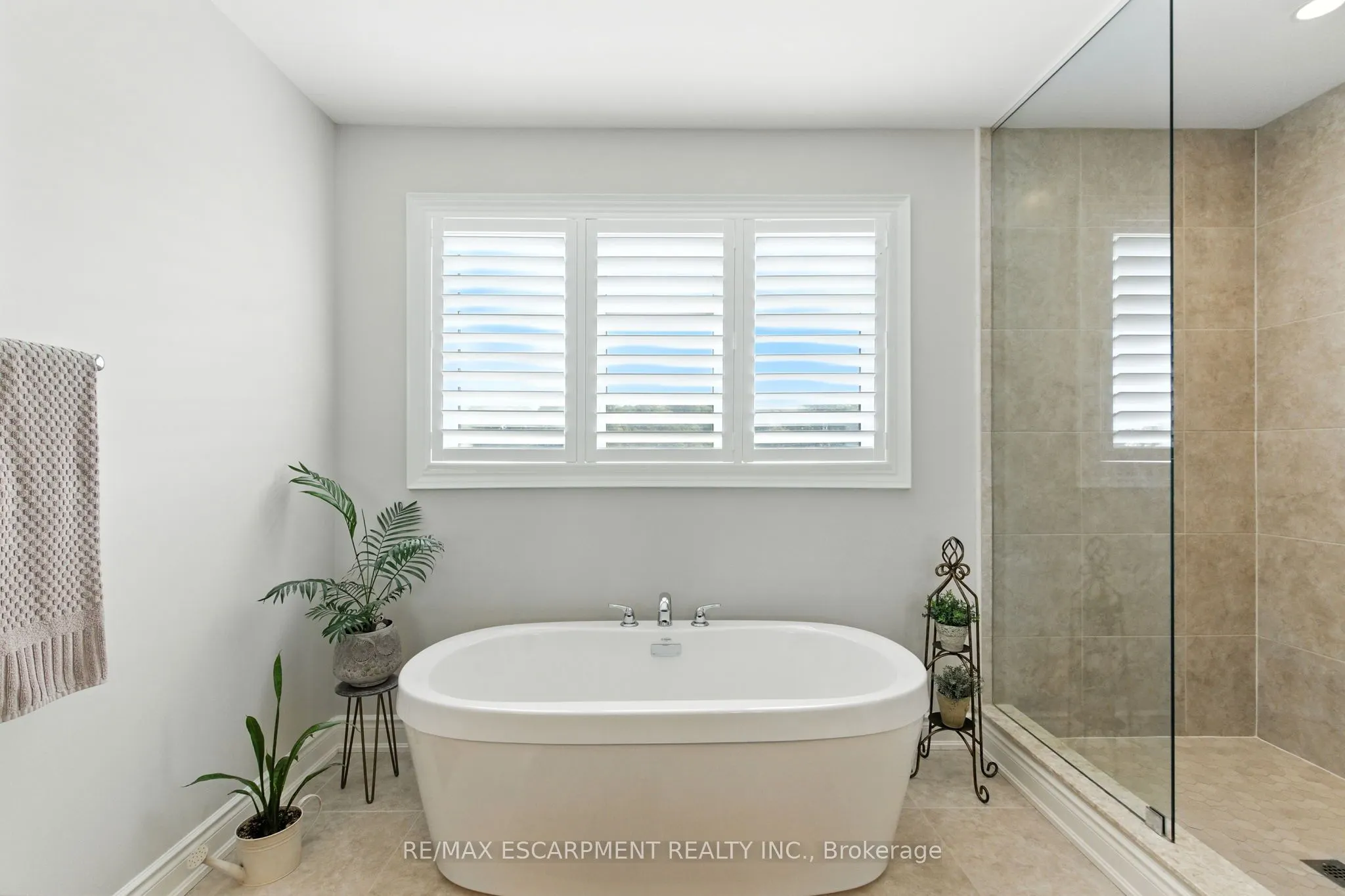 15 Robarts Drive