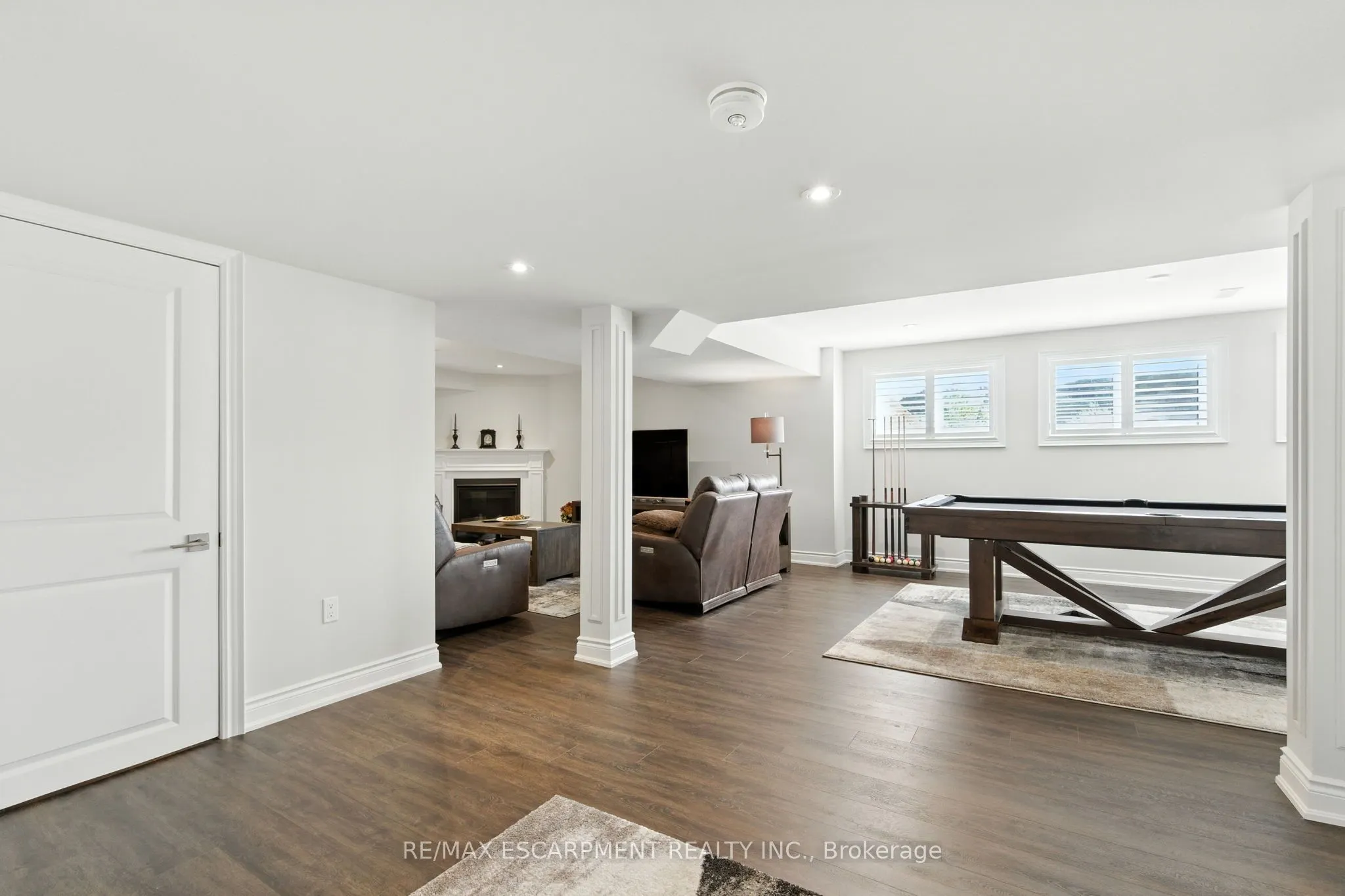 15 Robarts Drive
