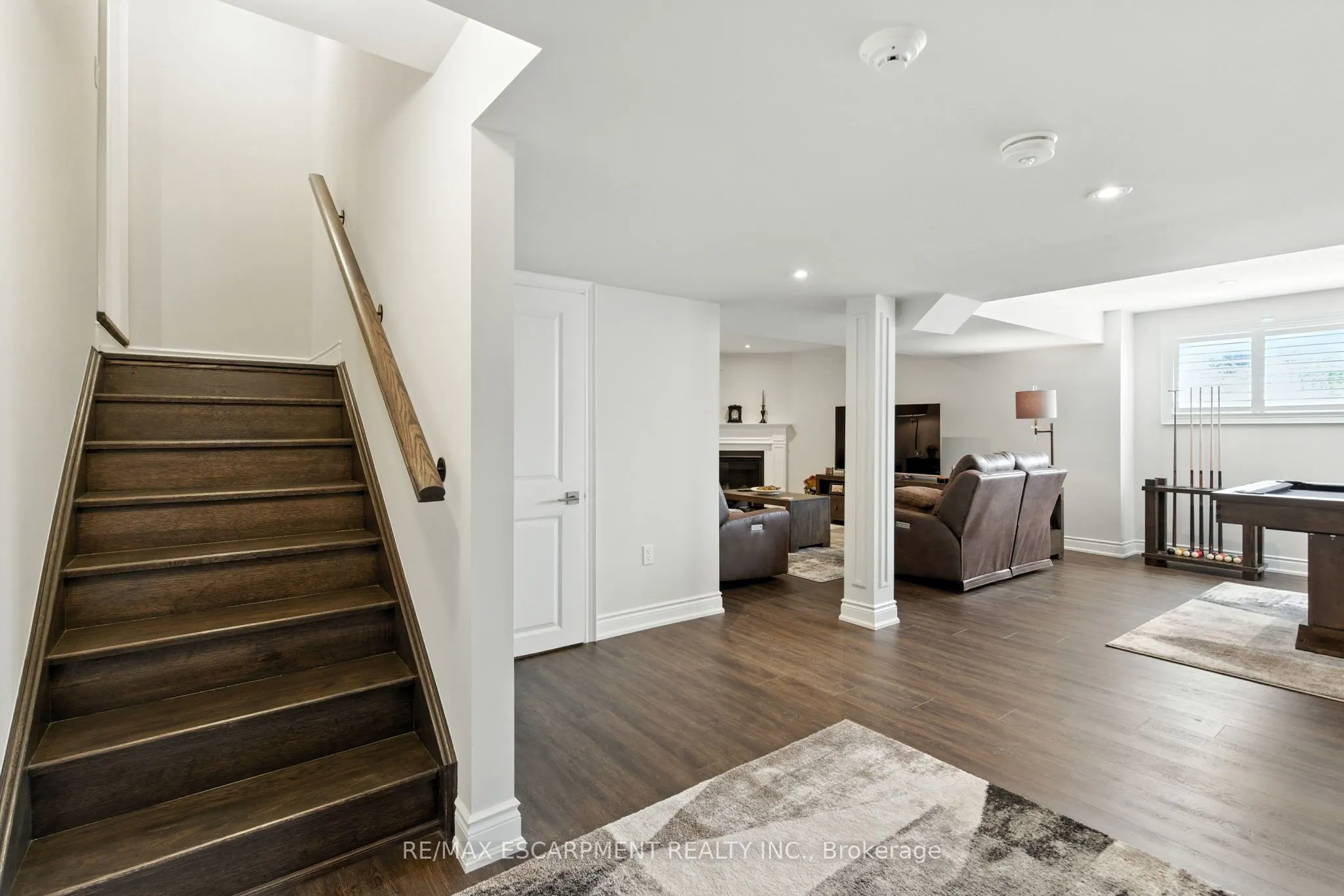 15 Robarts Drive