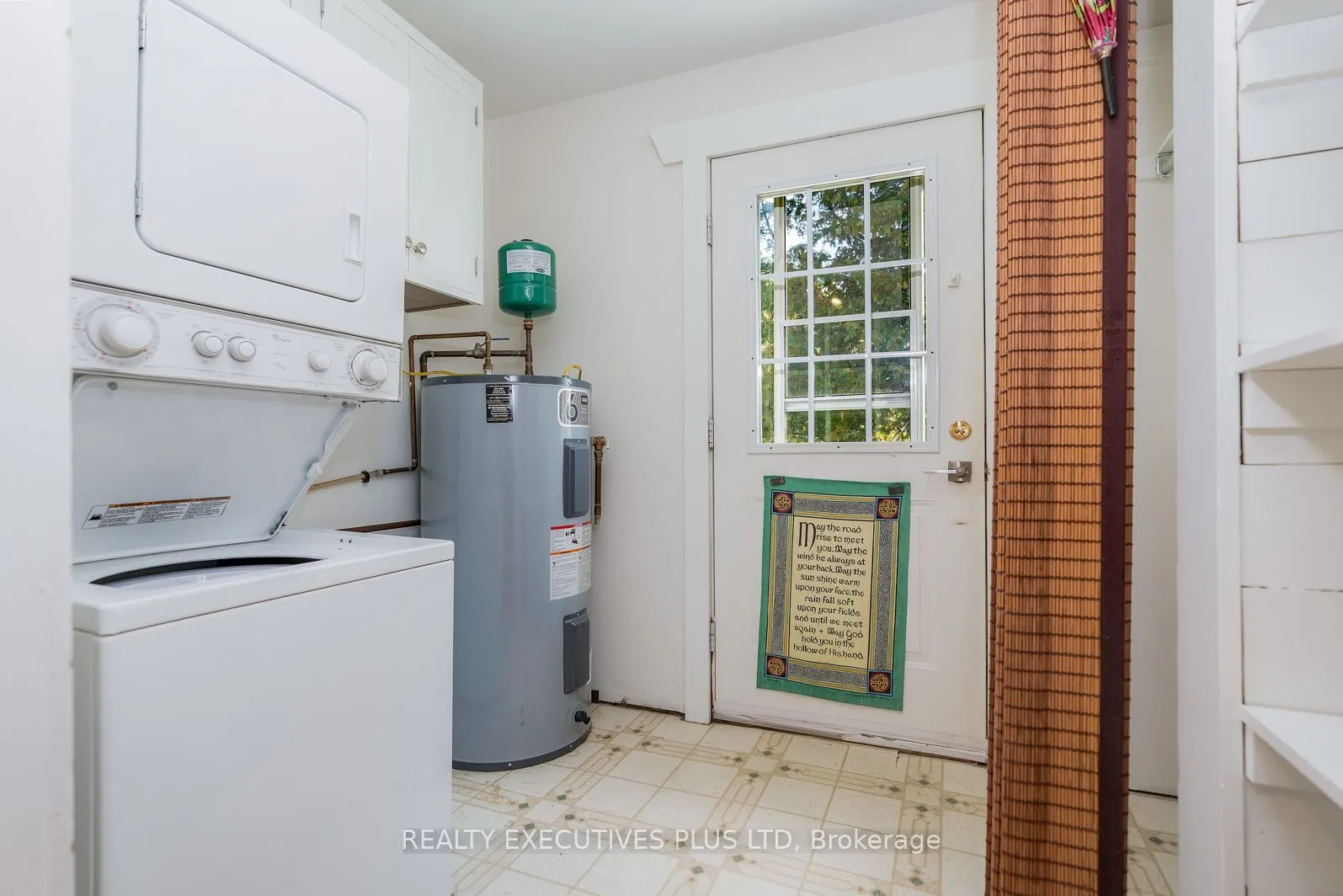 94 Huron Street E