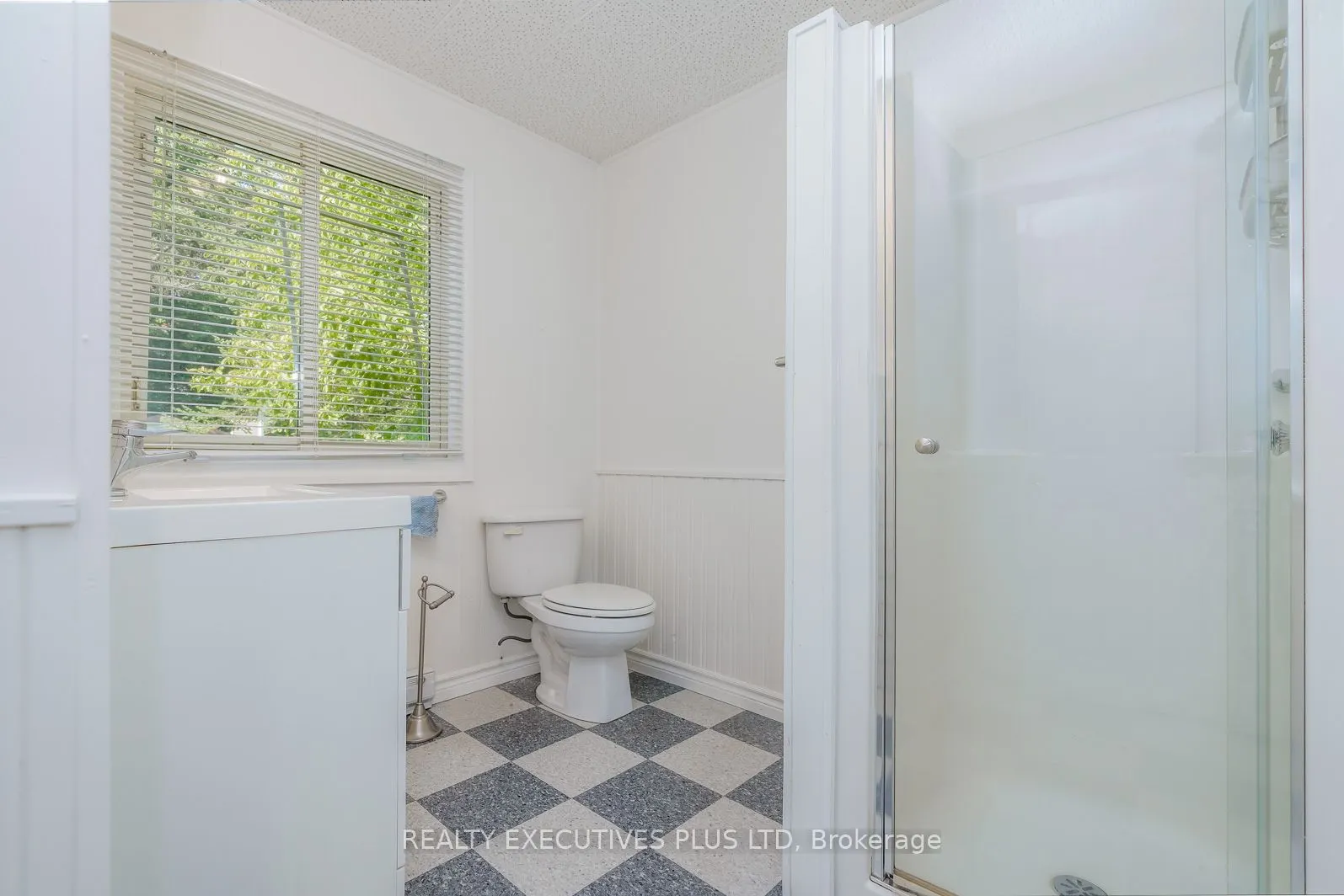 94 Huron Street E