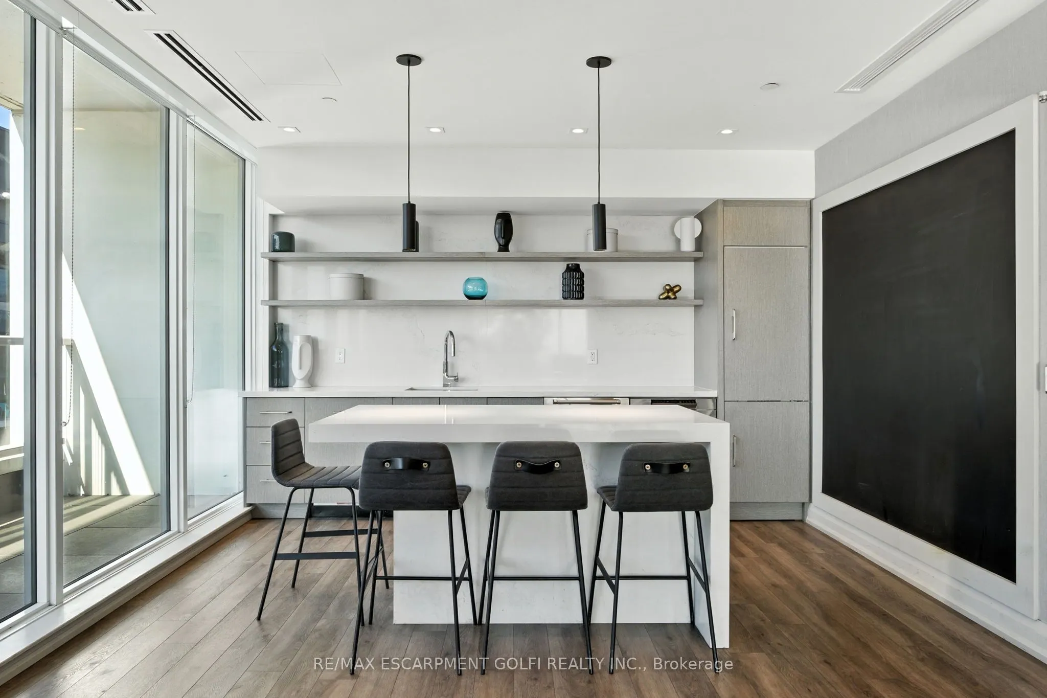 212 King William Street, #1209