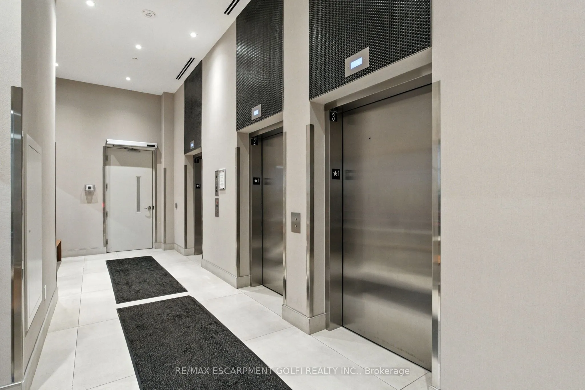 212 King William Street, #1209