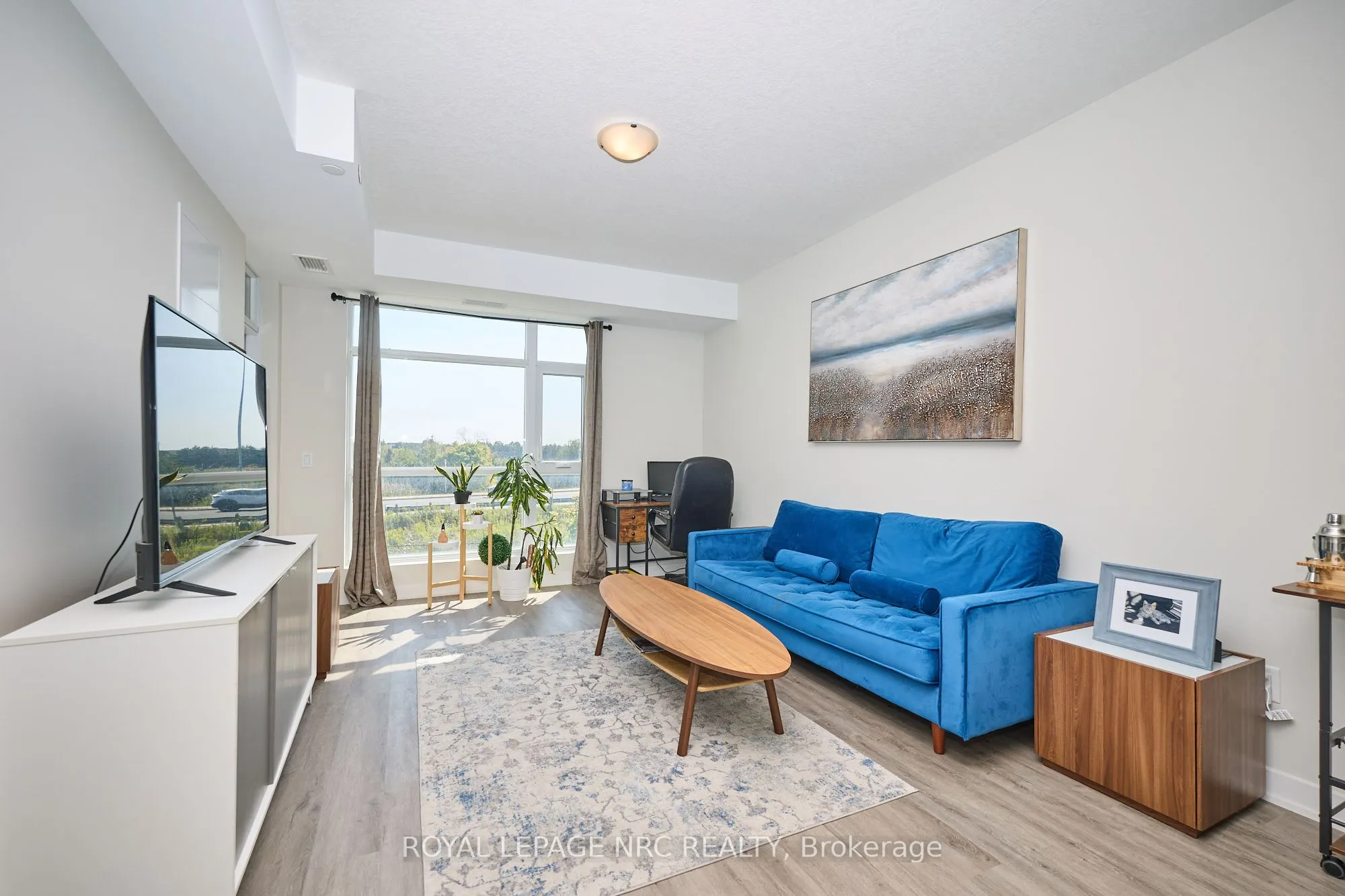 600 North Service Road, #221
