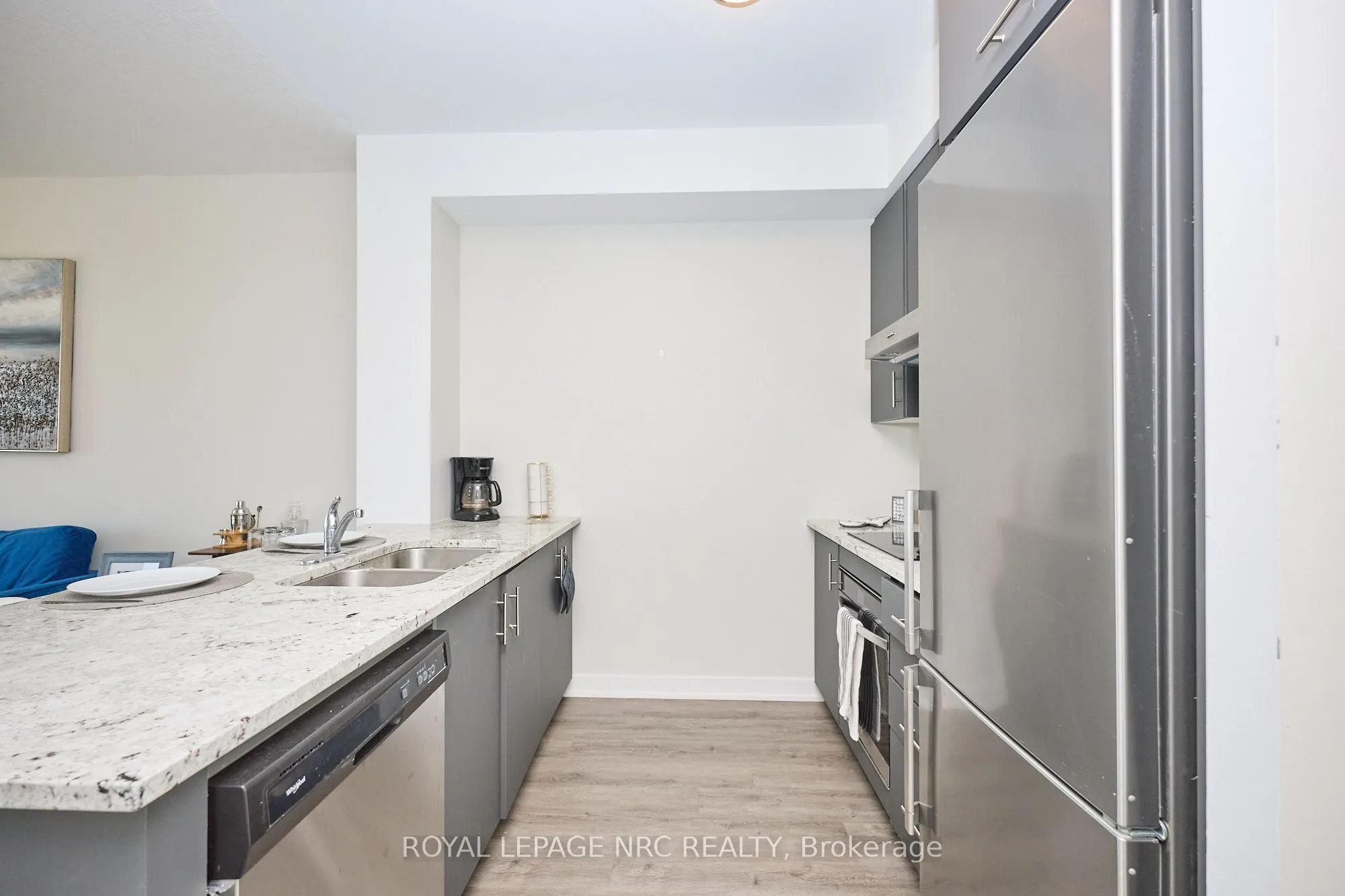 600 North Service Road, #221