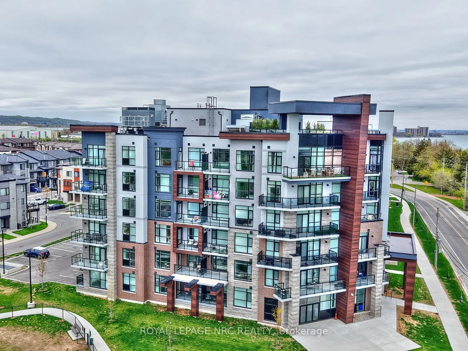 600 North Service Road, #221