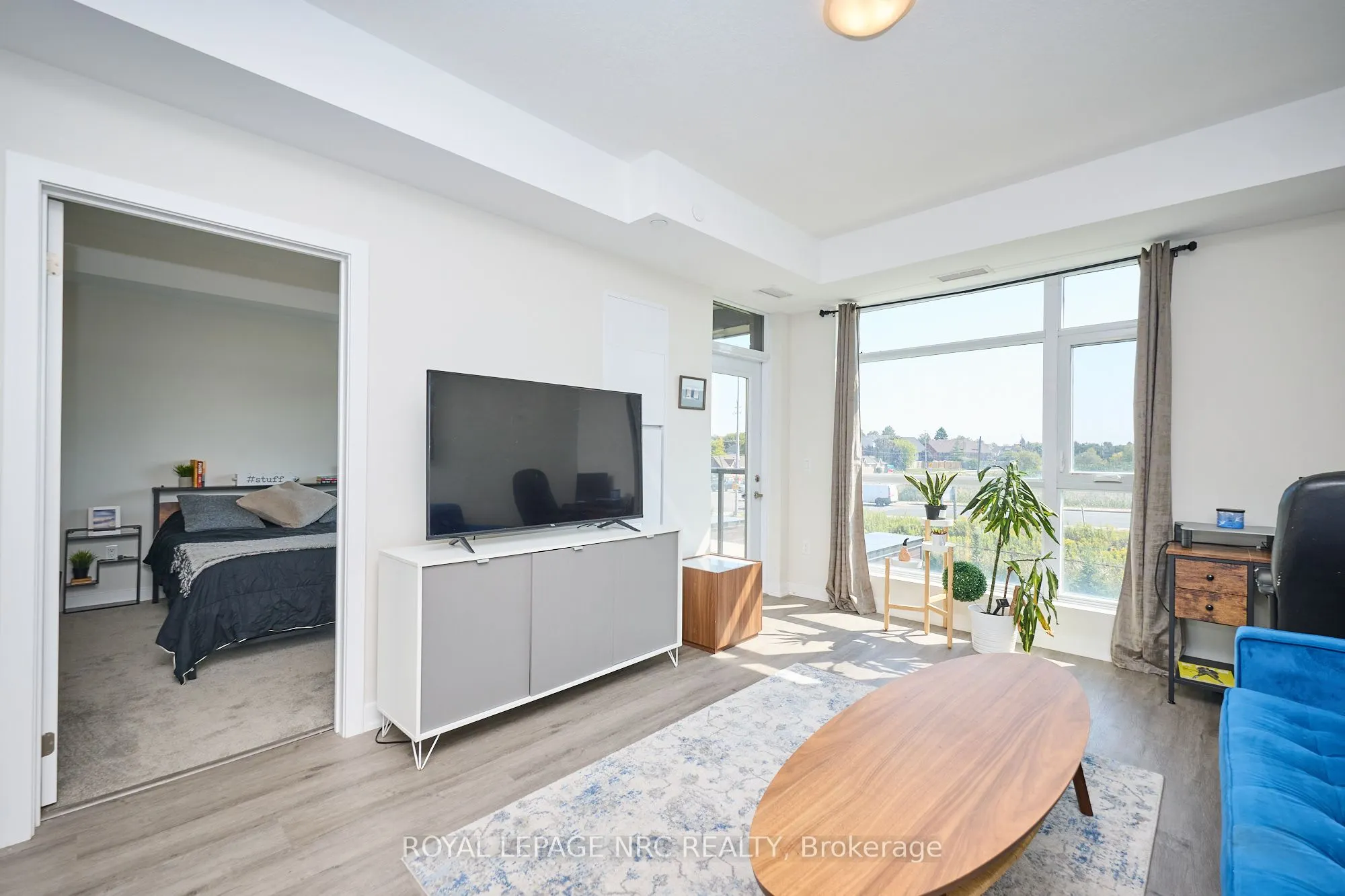 600 North Service Road, #221