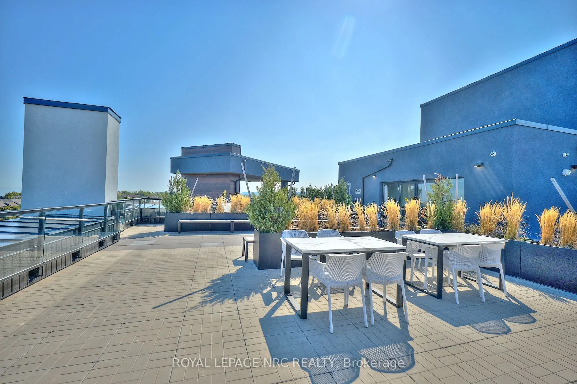 600 North Service Road, #221