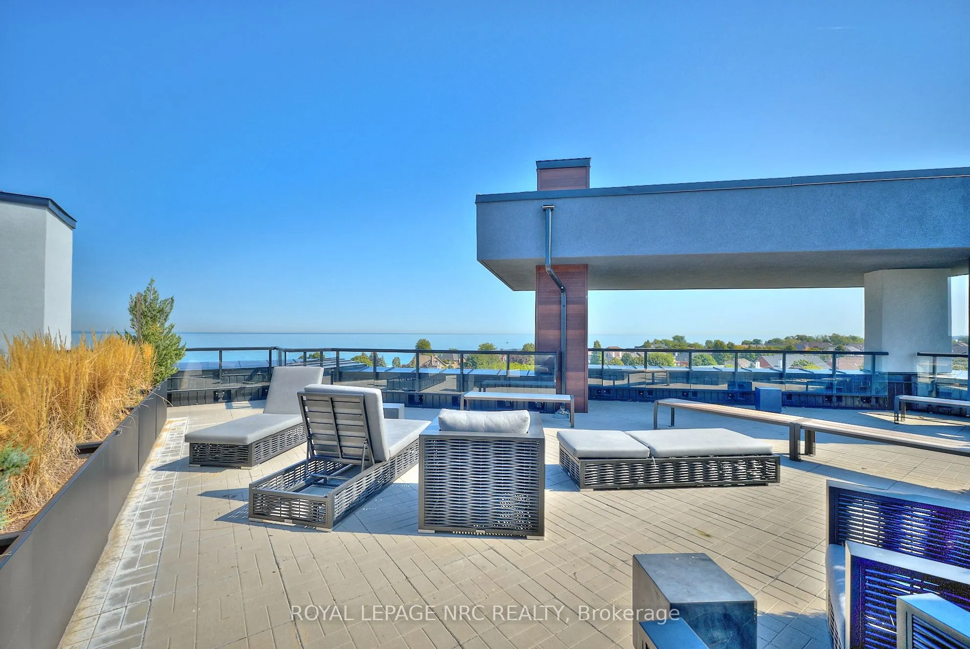 600 North Service Road, #221
