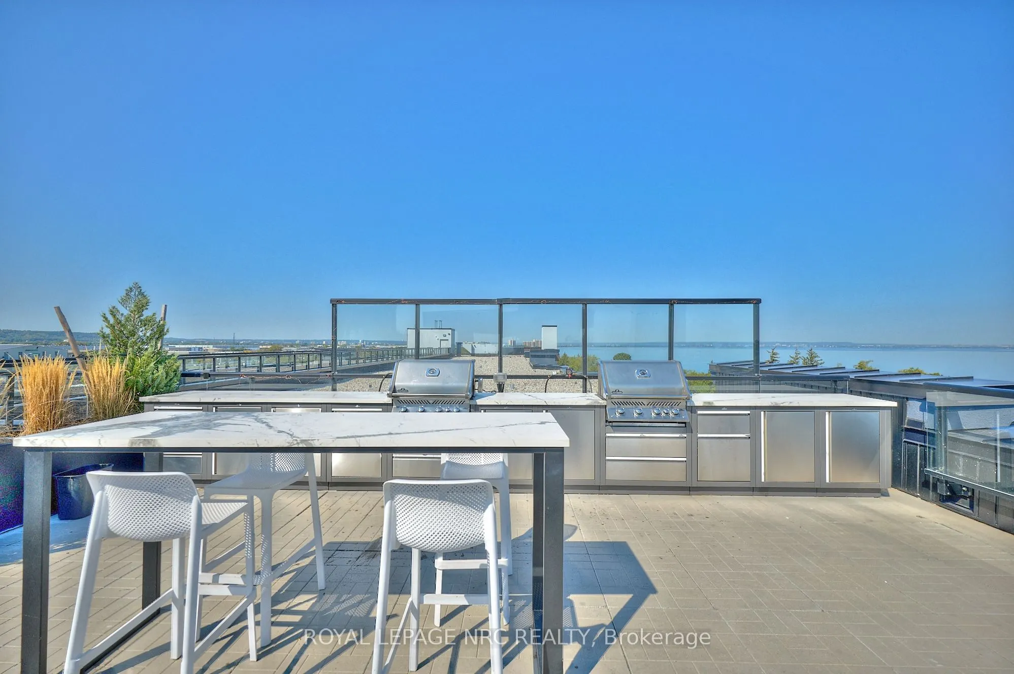 600 North Service Road, #221