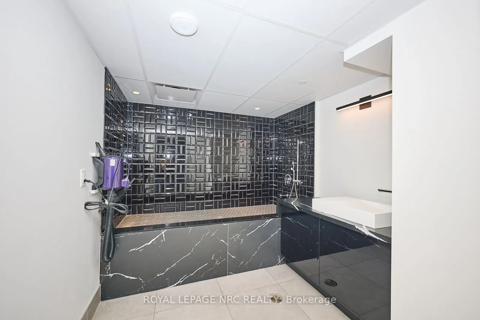 600 North Service Road, #221