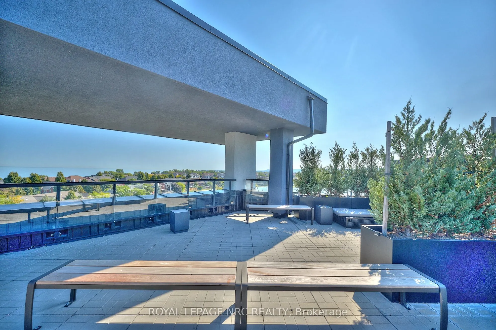 600 North Service Road, #221