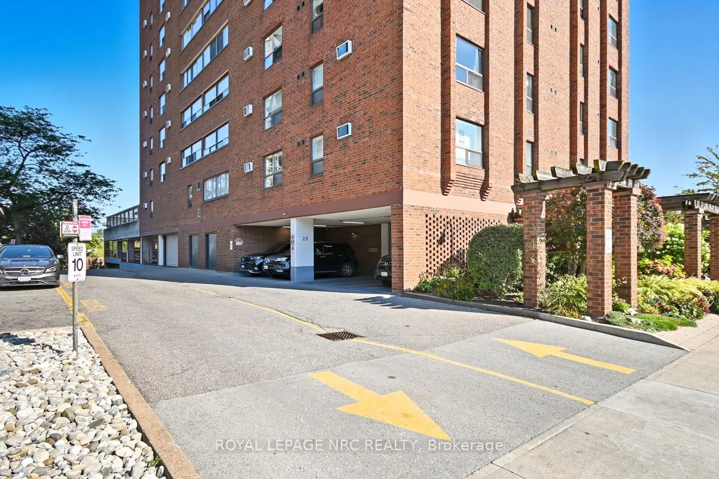 141 Church Street, #401