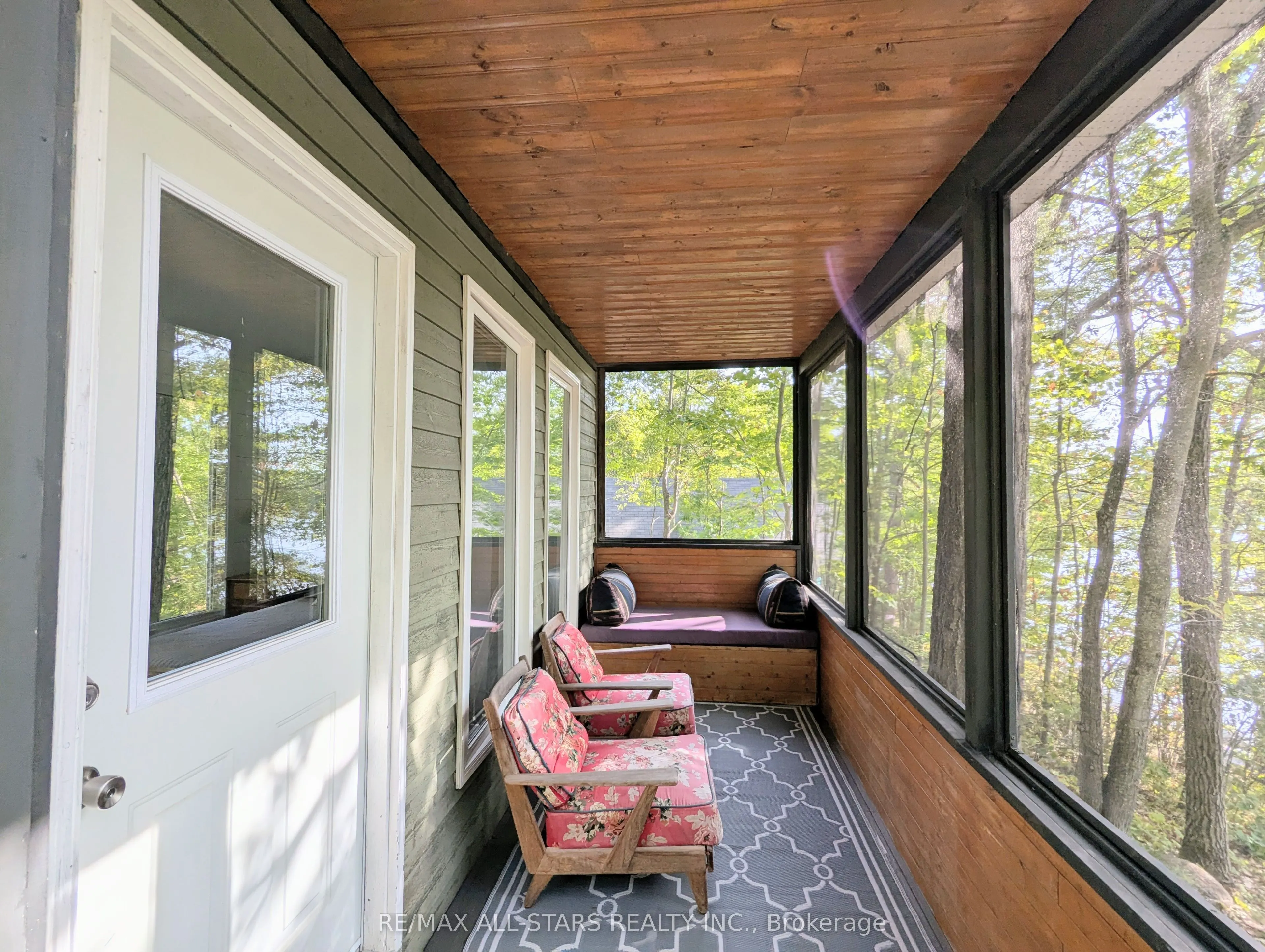 754 Loucks Lake Wao