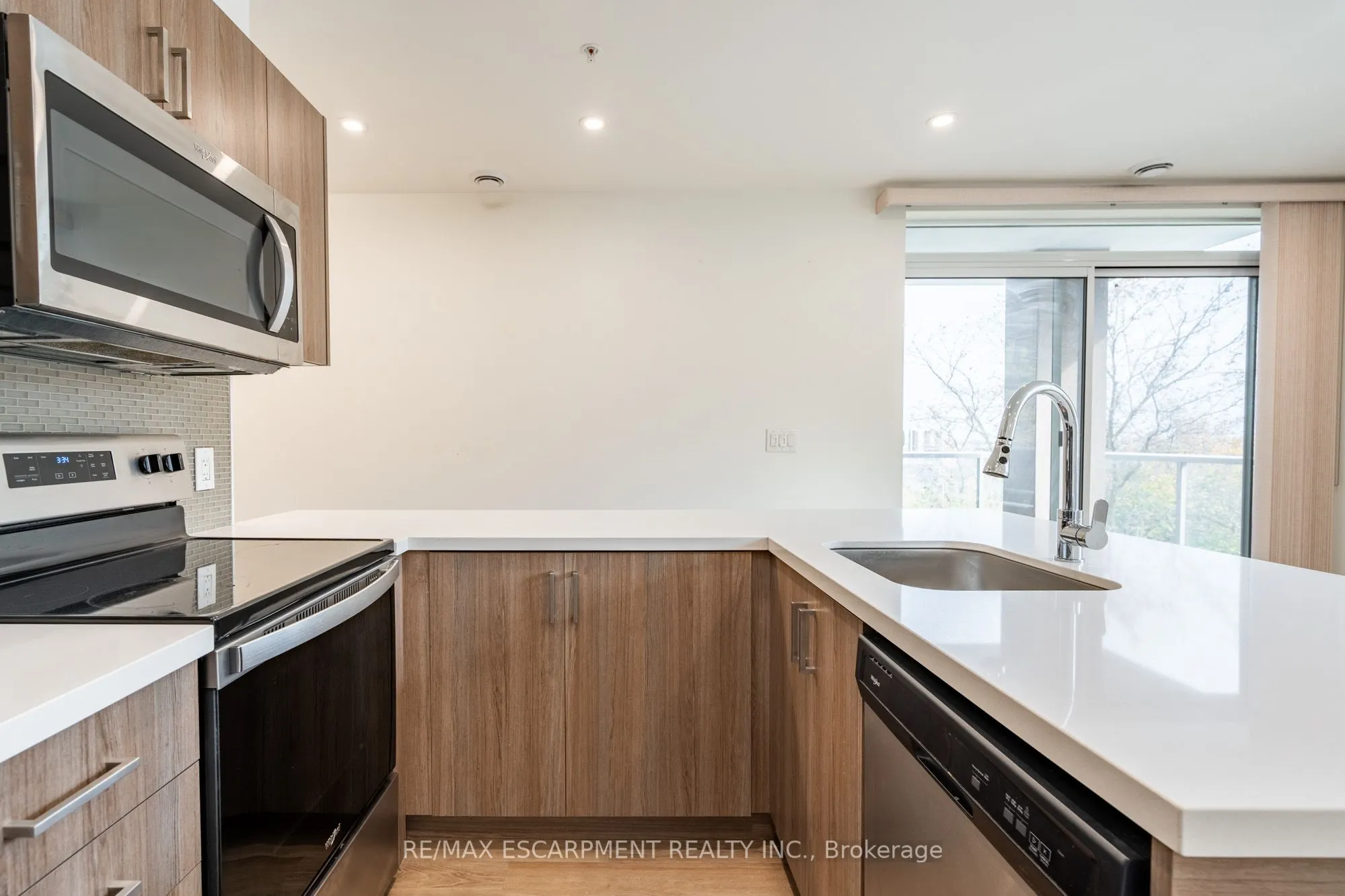 467 Charlton Avenue E, #308