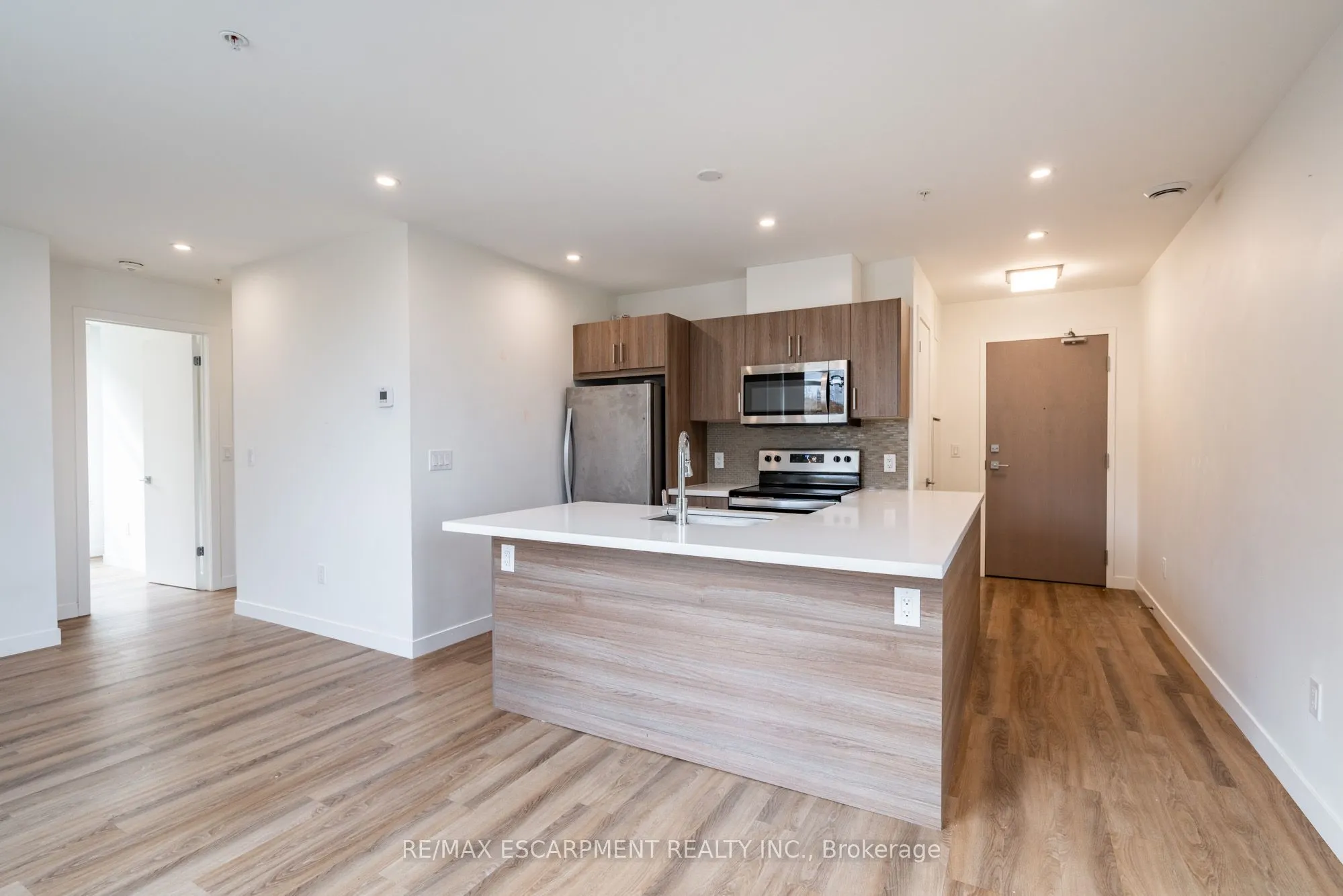 467 Charlton Avenue E, #308