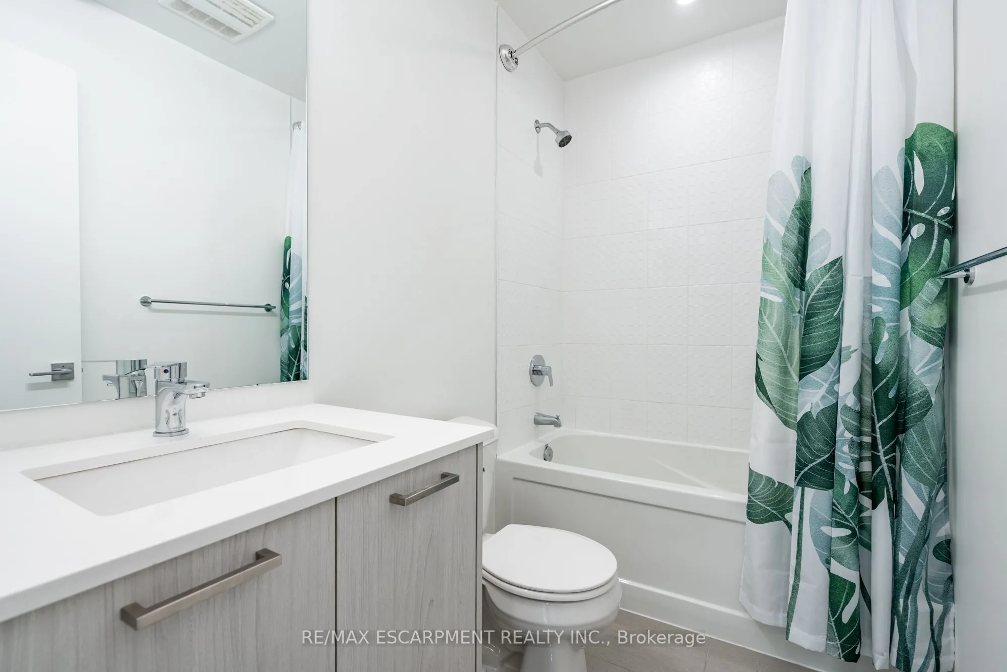 467 Charlton Avenue E, #308