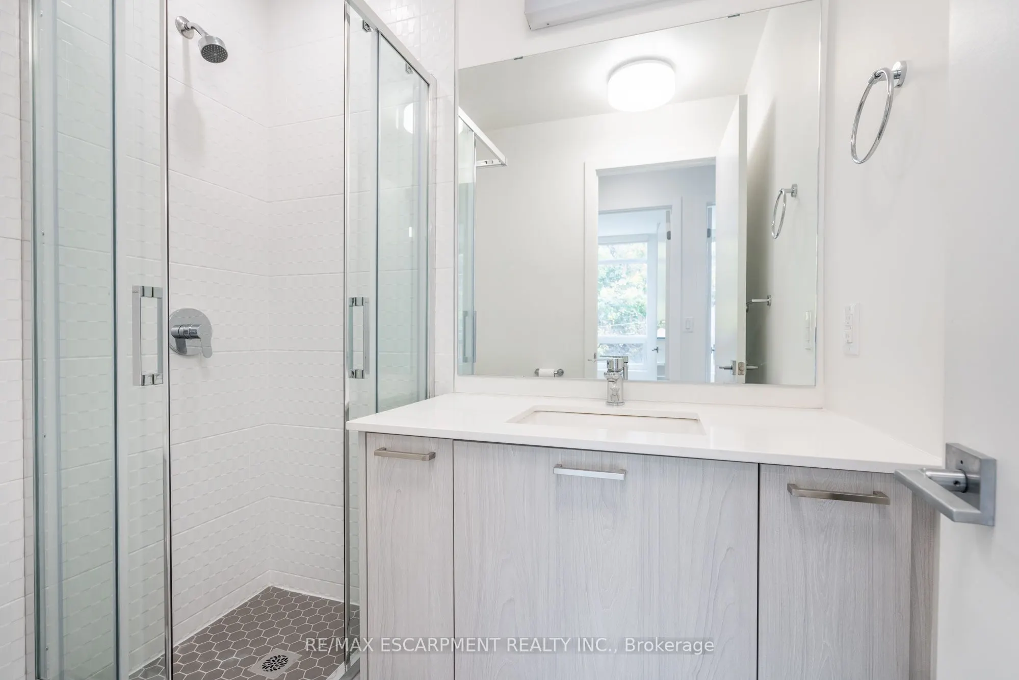 467 Charlton Avenue E, #308