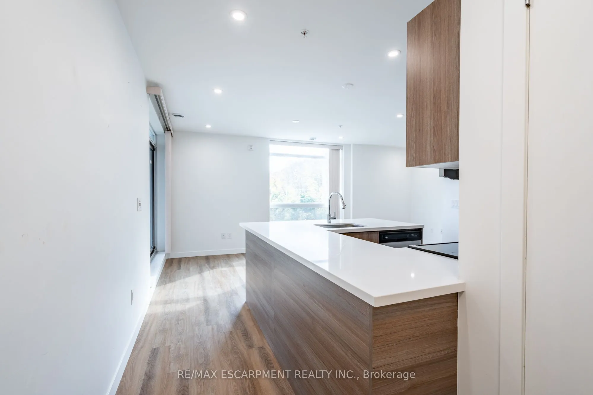 467 Charlton Avenue E, #308