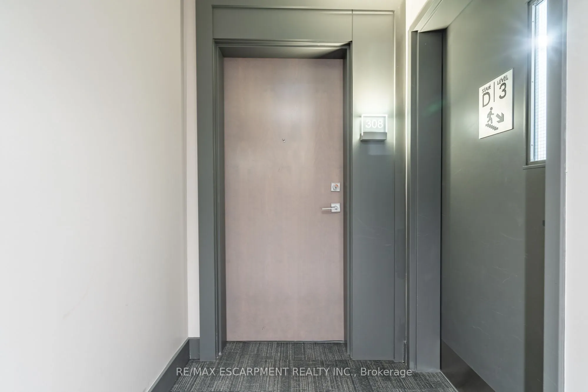 467 Charlton Avenue E, #308
