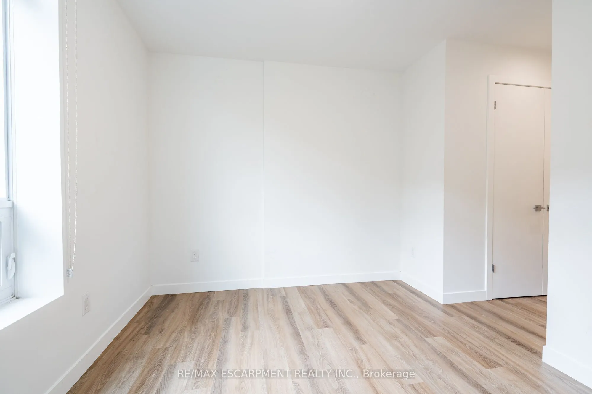 467 Charlton Avenue E, #308