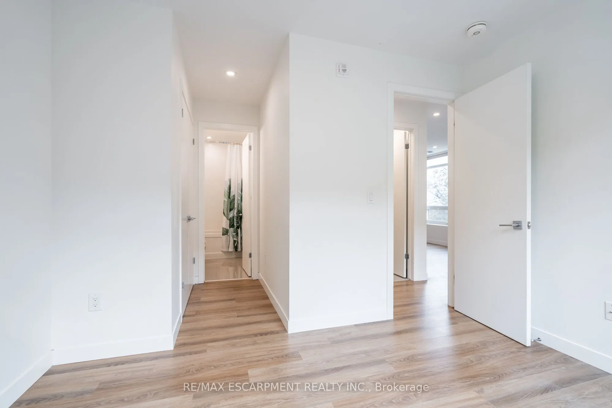 467 Charlton Avenue E, #308