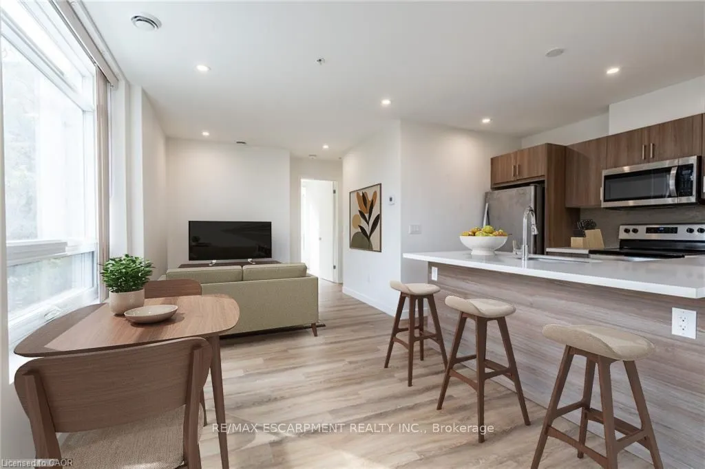 467 Charlton Avenue E, #308