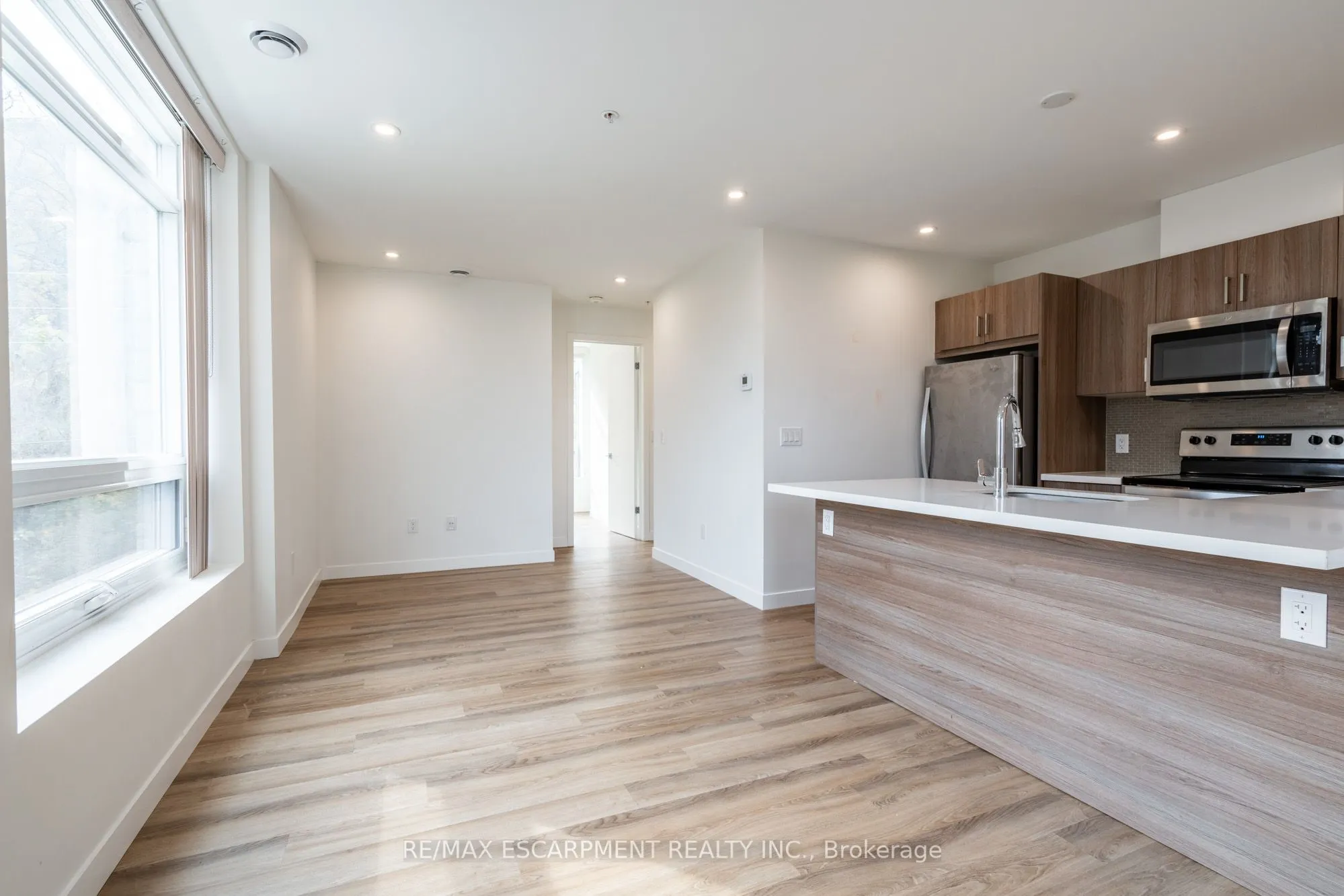 467 Charlton Avenue E, #308