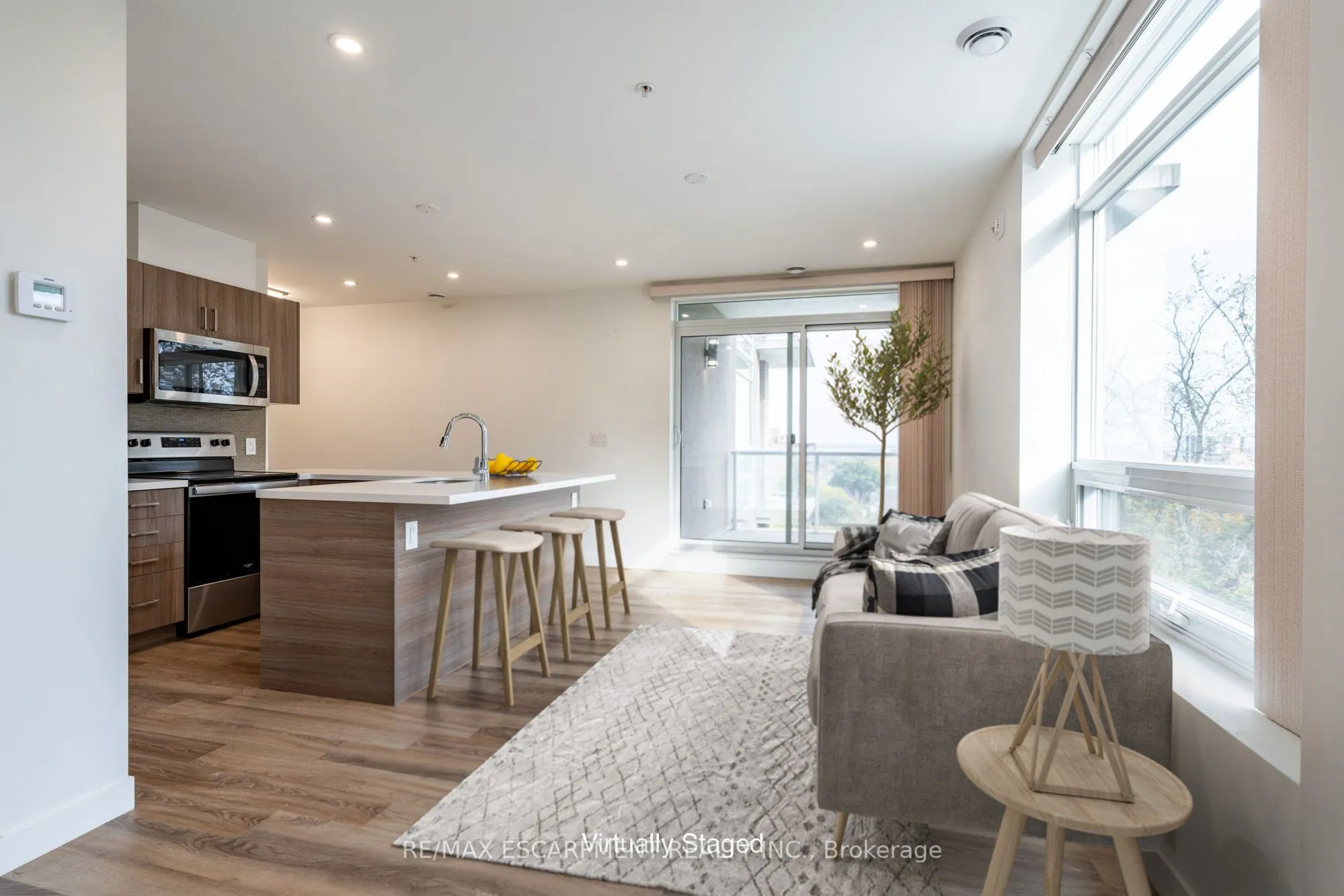 467 Charlton Avenue E, #308