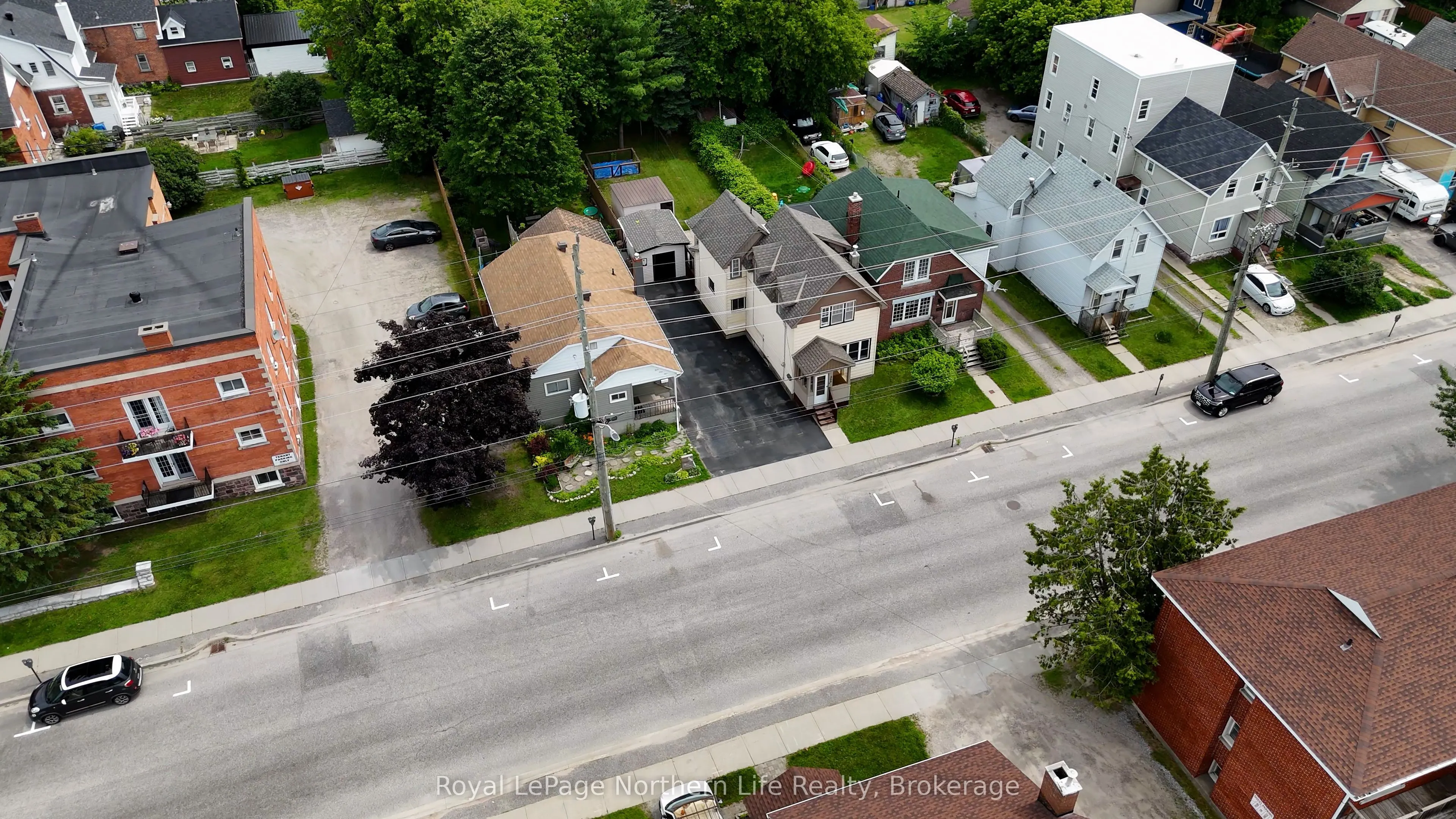 360 Worthington Street W