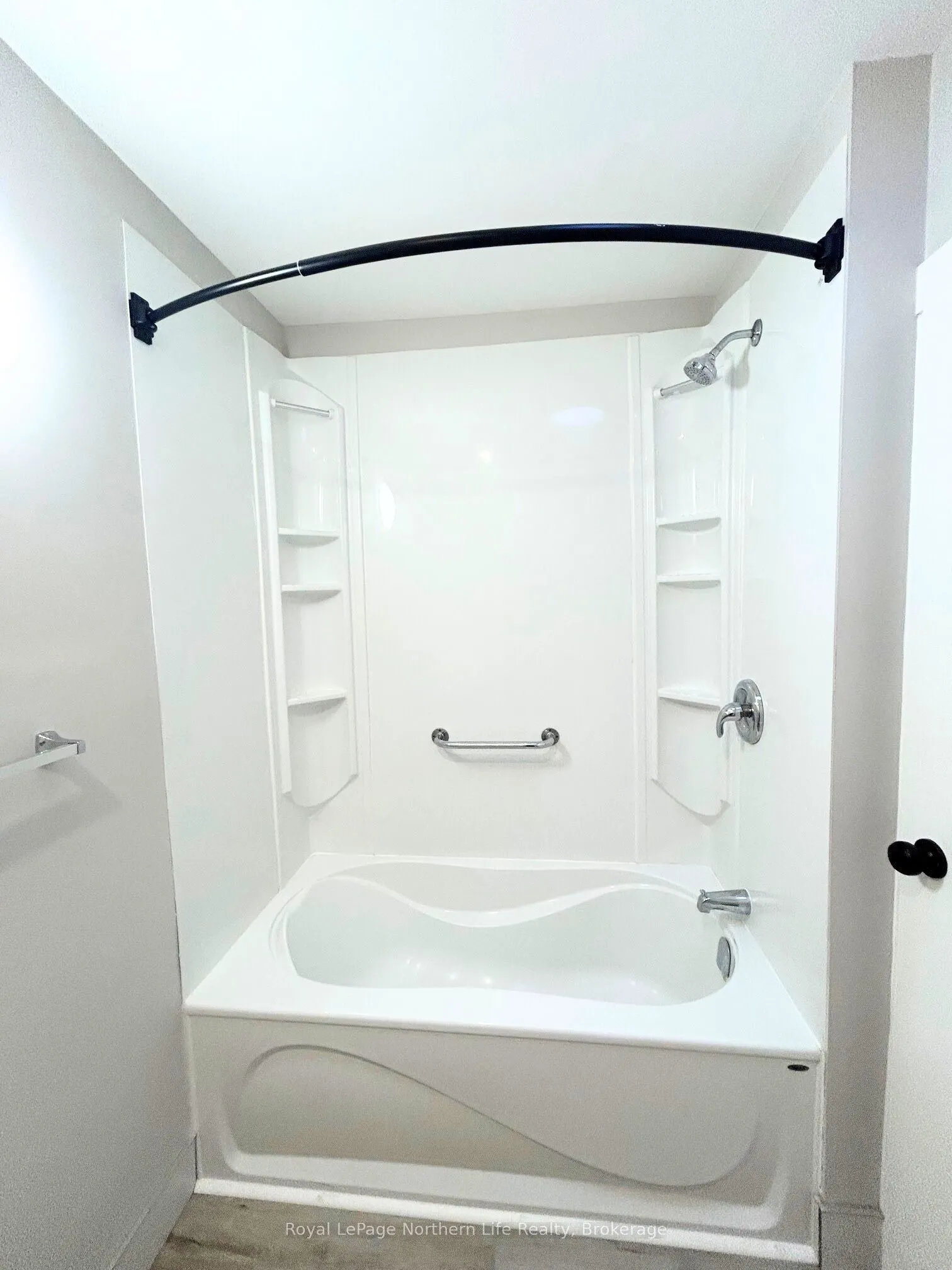 360 Worthington Street W